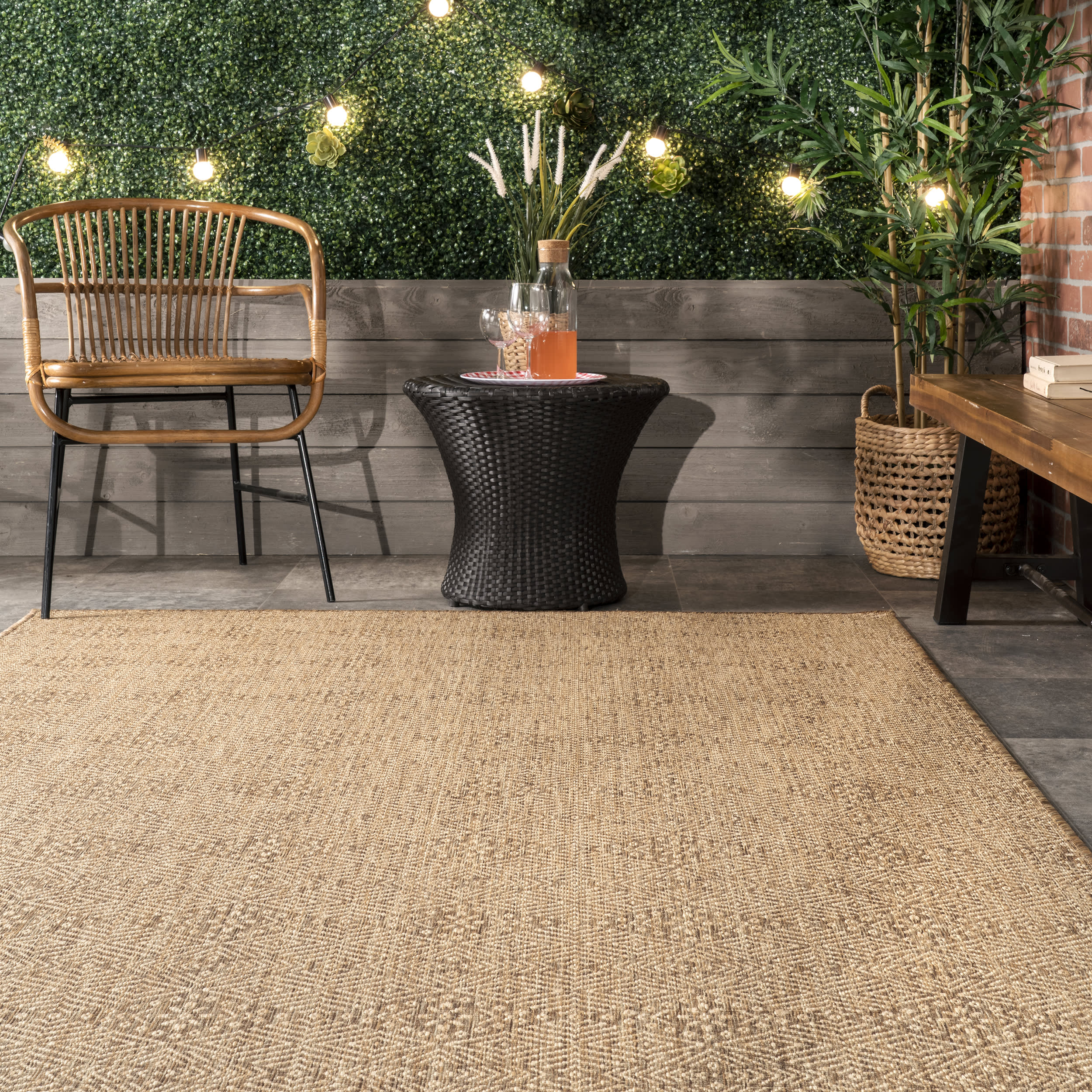 Filigree Indoor/Outdoor Flatweave Rug | Brown