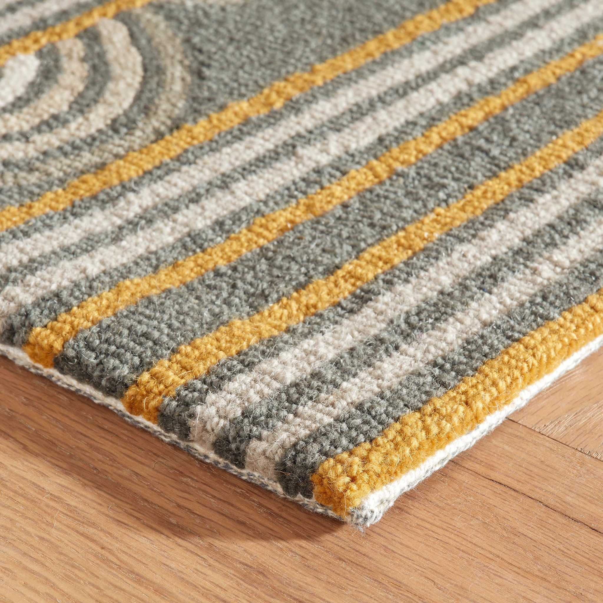 Button Hand Micro Hooked Wool Rug | Grey
