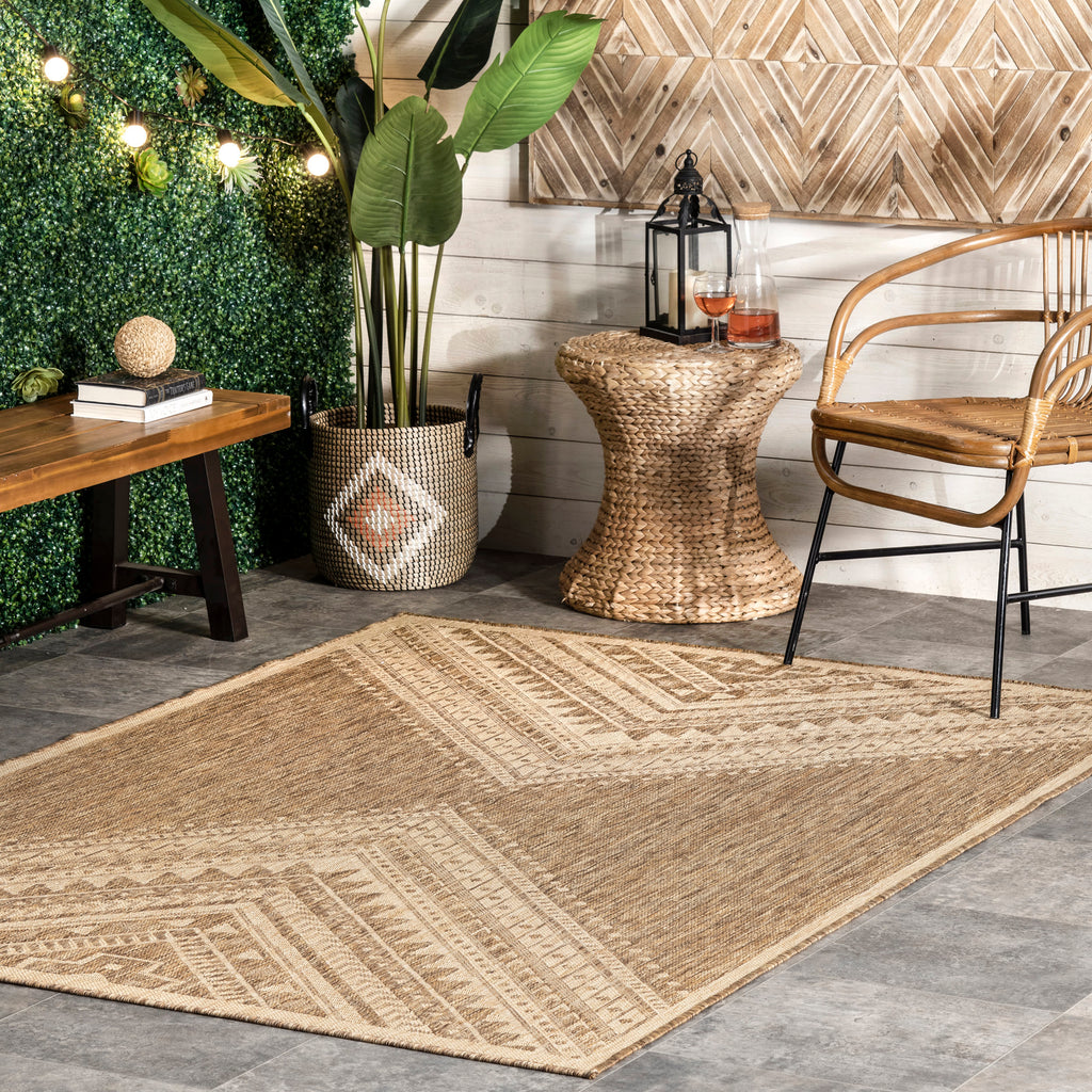 Aztec Prism Indoor/Outdoor Rug | Brown