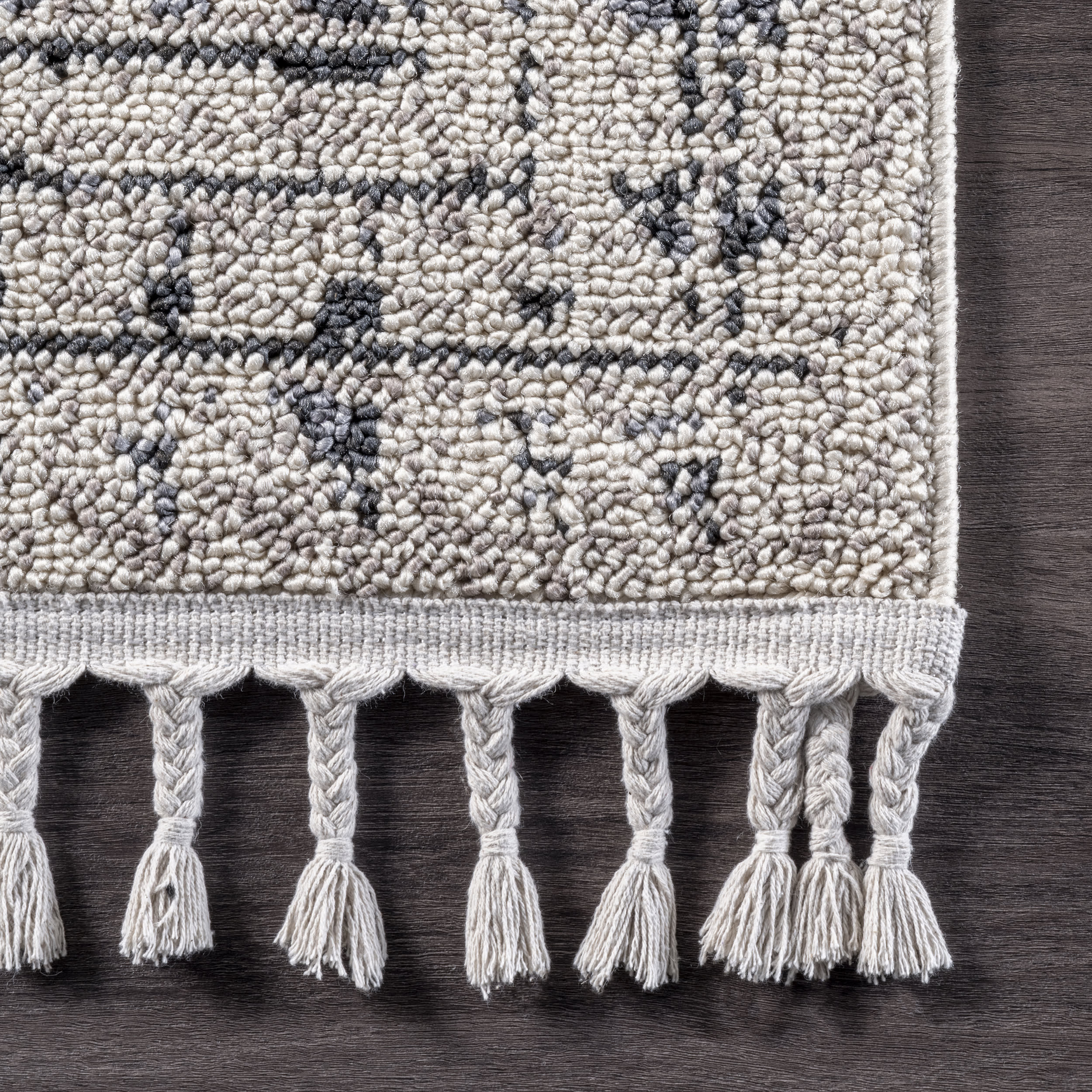 Checkered Diamonds Tassel Rug | Ivory