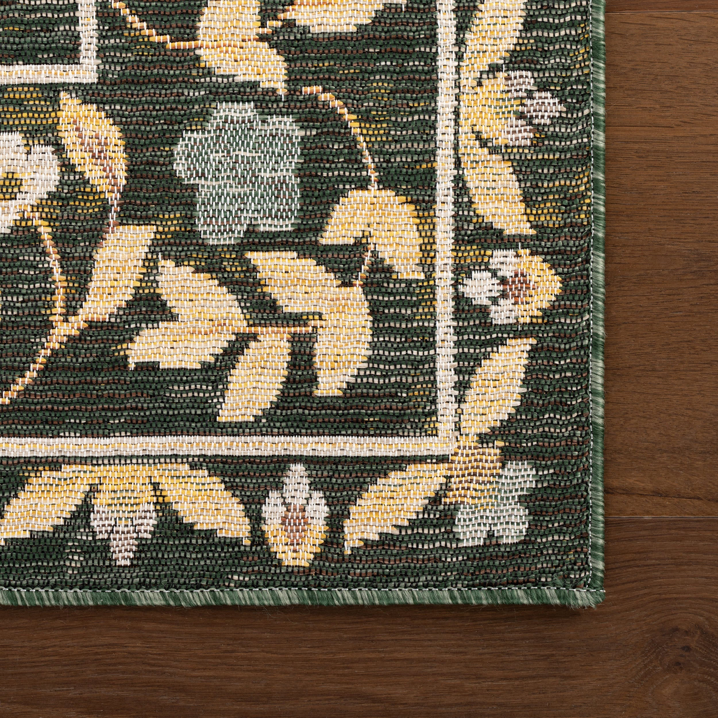 Sanaya Transitional Floral Indoor/Outdoor Rug | Green