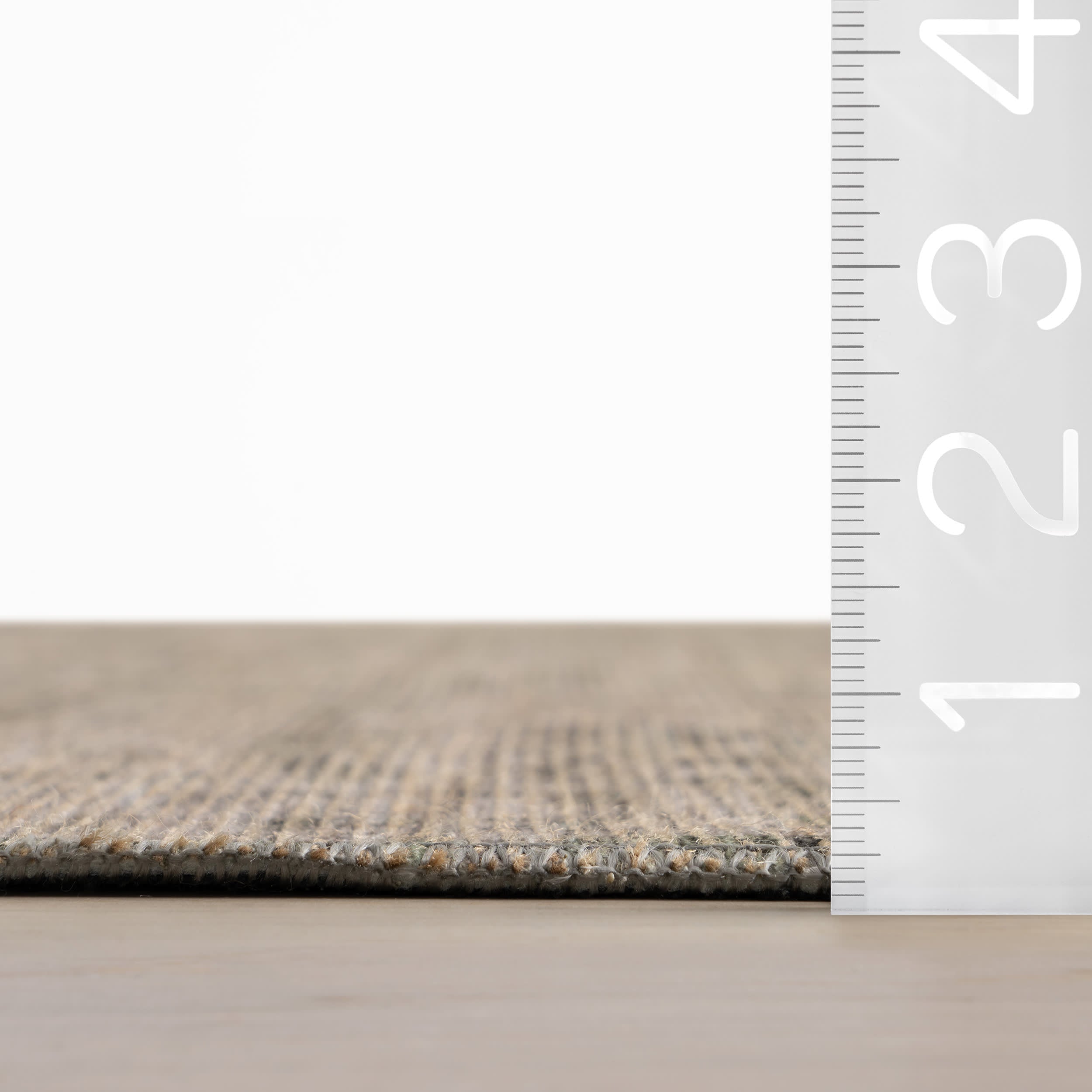 Nefre Traditional Diamond Rug | Green