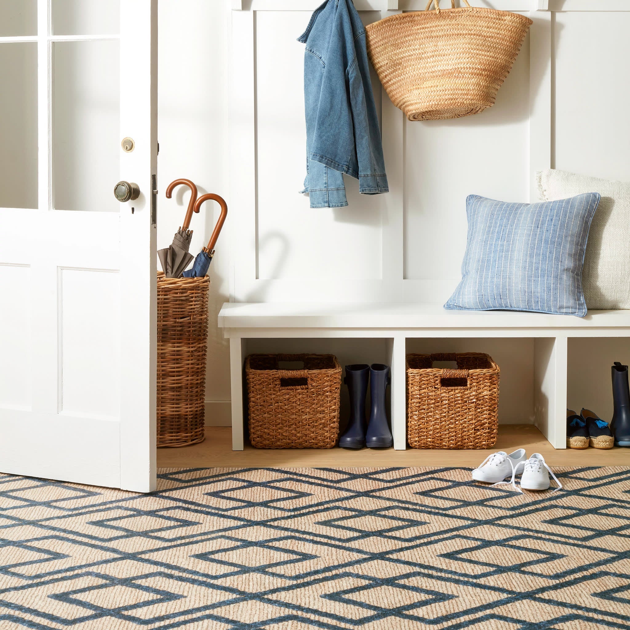 Marco Machine Washable Rug | Navy Image principale du produit