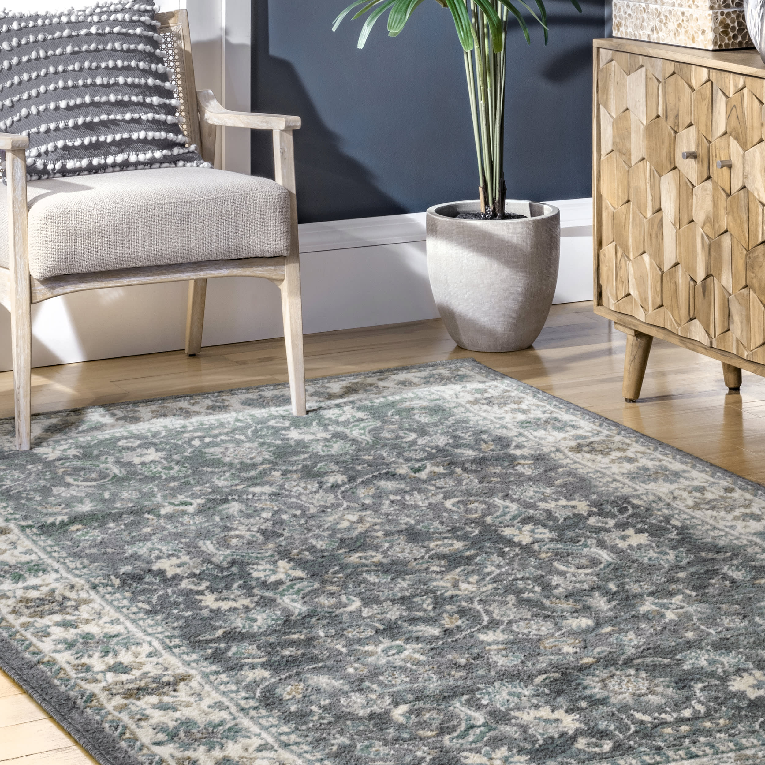 Classic Floral Rug | Grey Secondary image