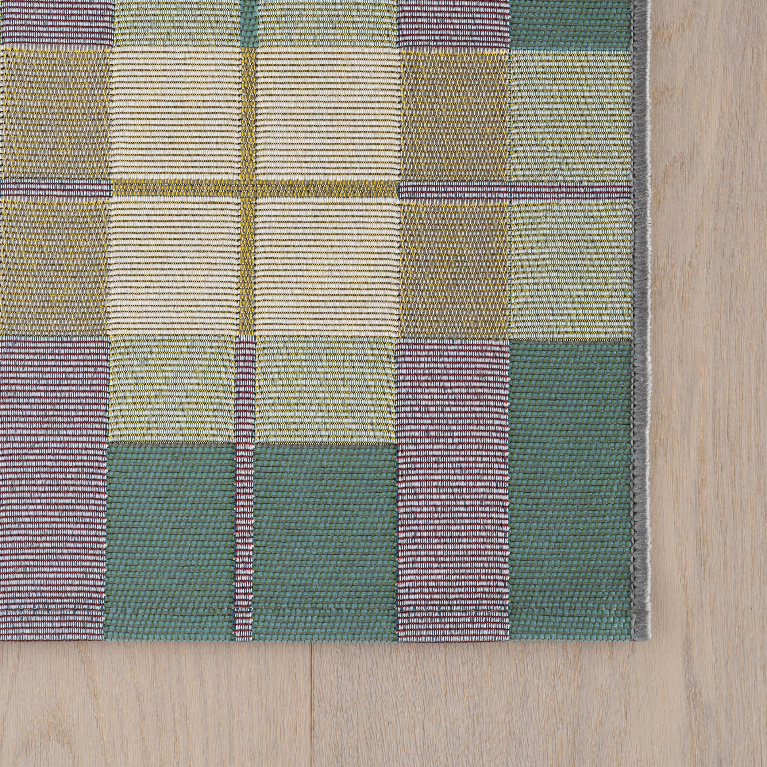 Sundara Modern Plaid Indoor/Outdoor Rug | Grey