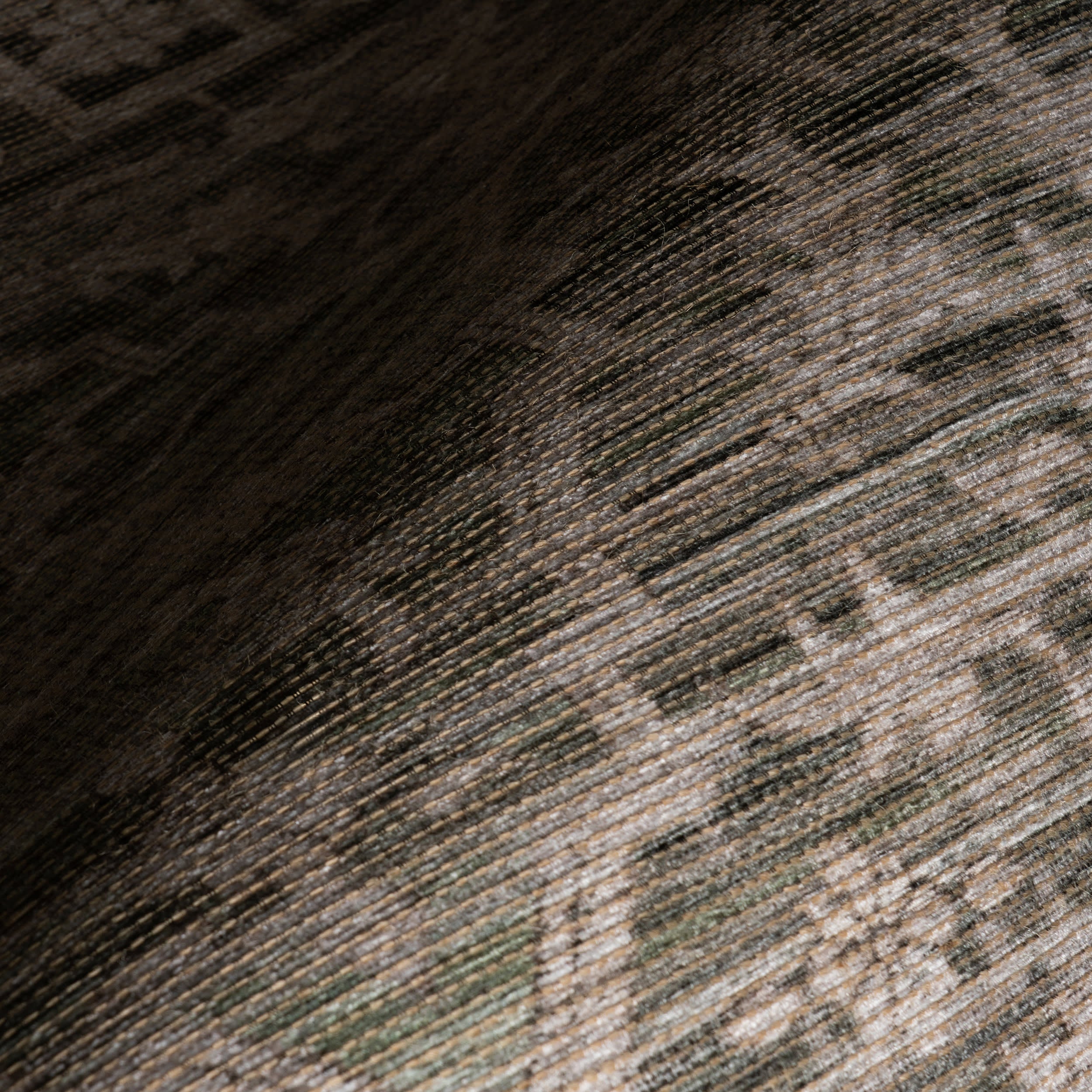 Nefre Traditional Diamond Rug | Green