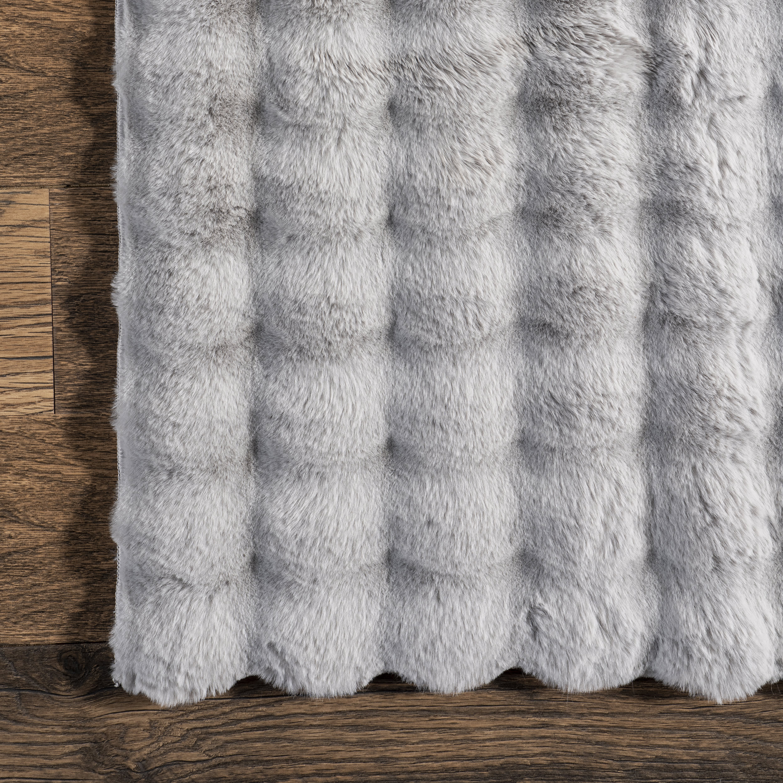 Ivana Checkered Plush Cloud Washable Rug | Silver