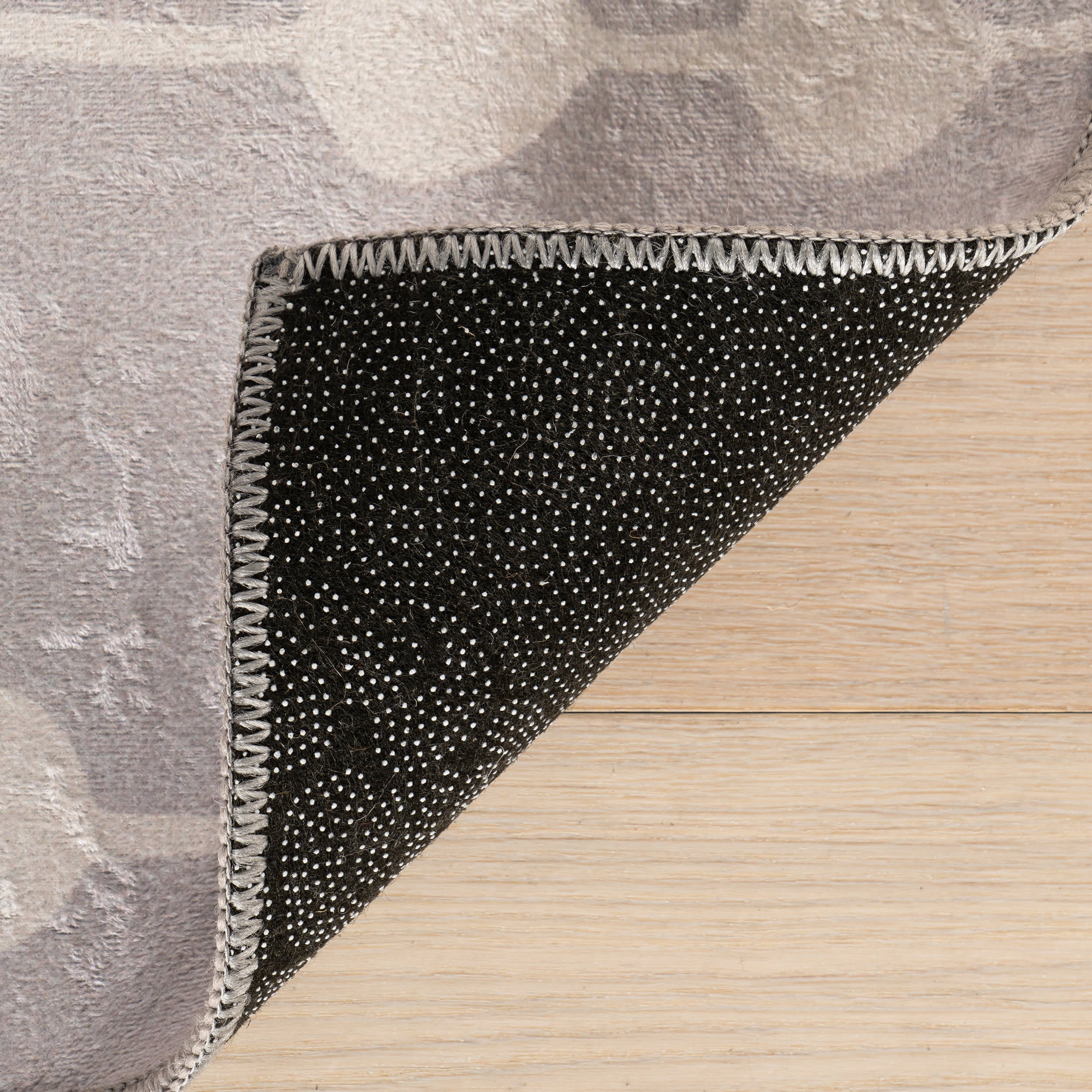 Valti Bohemian Polka Dot Washable Rug | Grey