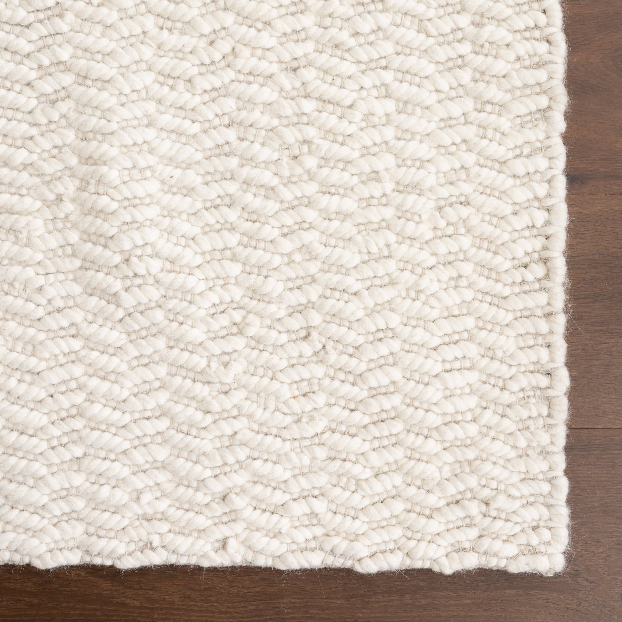 Sutton Solid Chevron Rug | Ivory
