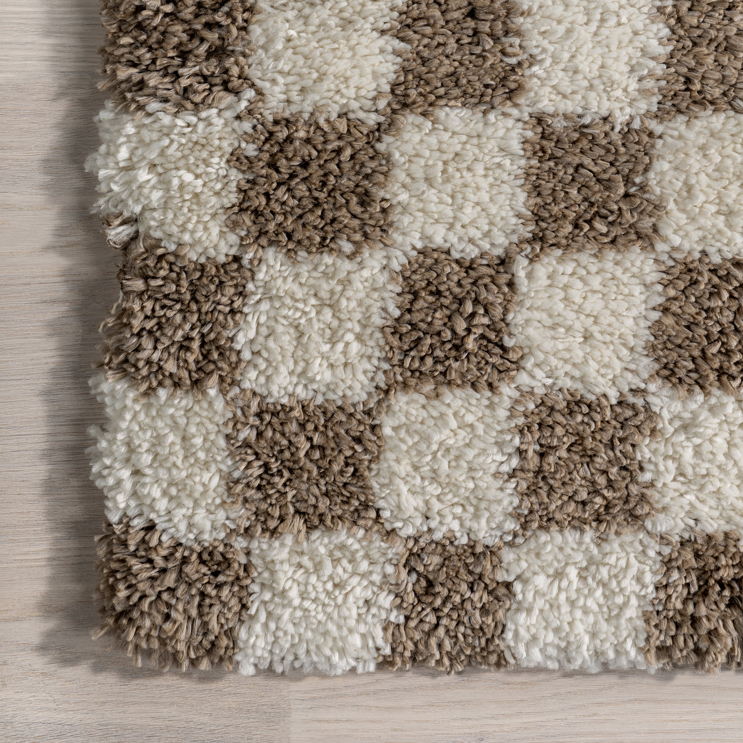 Bettie Retro Checkered Shag Rug | Beige