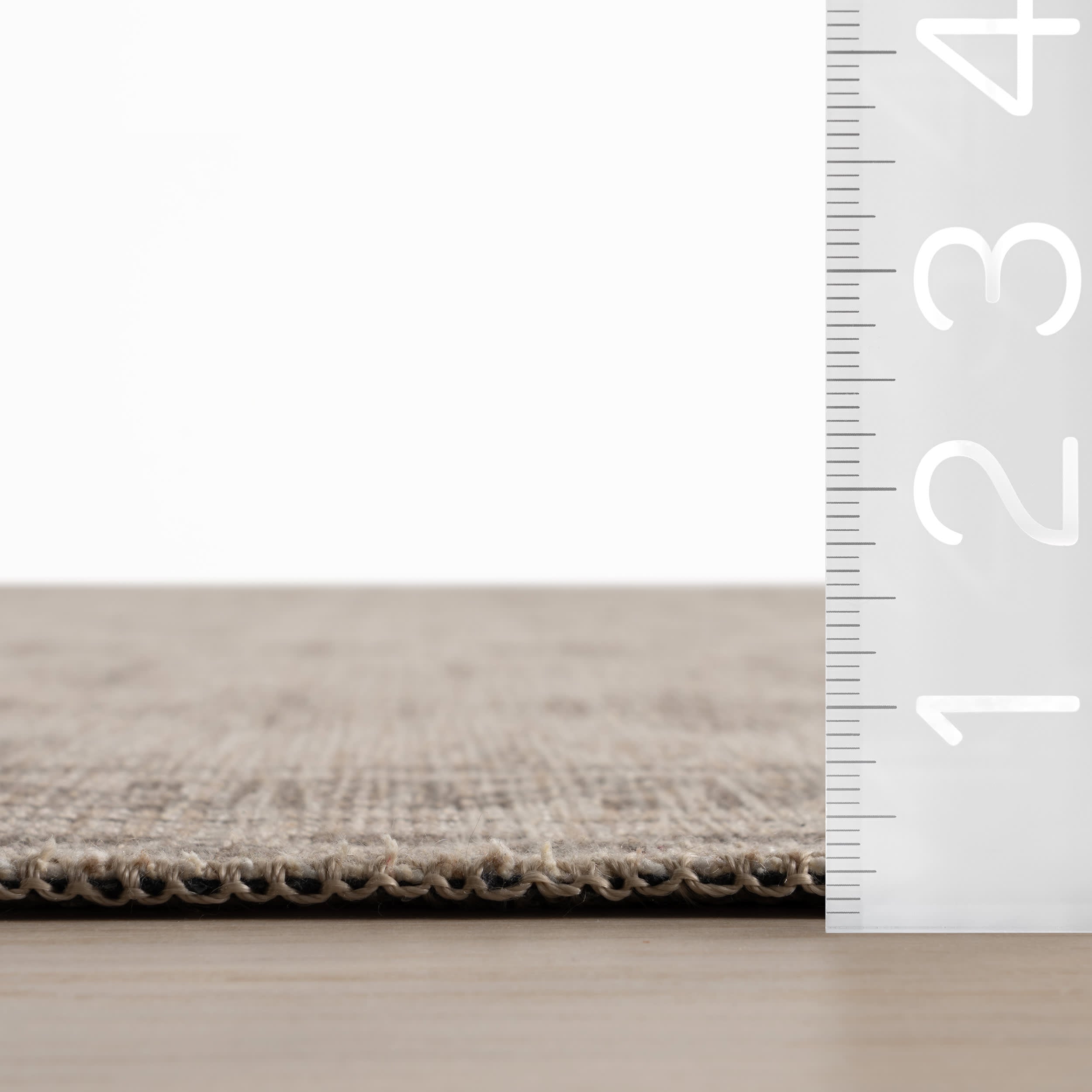 Zayna Traditional Bordered Washable Rug | Ivory