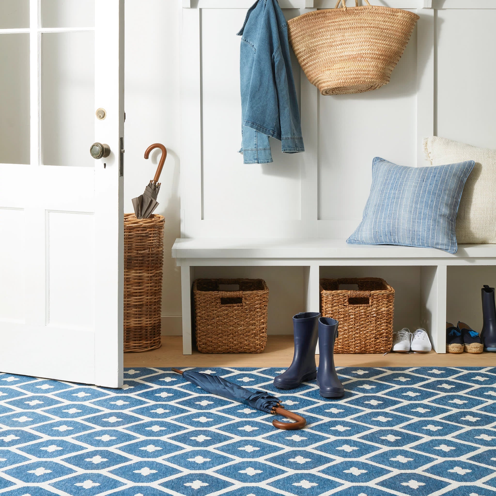 Elizabeth Machine Washable Rug | Navy Image secondaire du produit