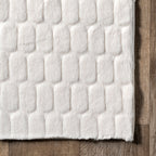 Milazia Honeycomb Plush Cloud Washable Rug | White