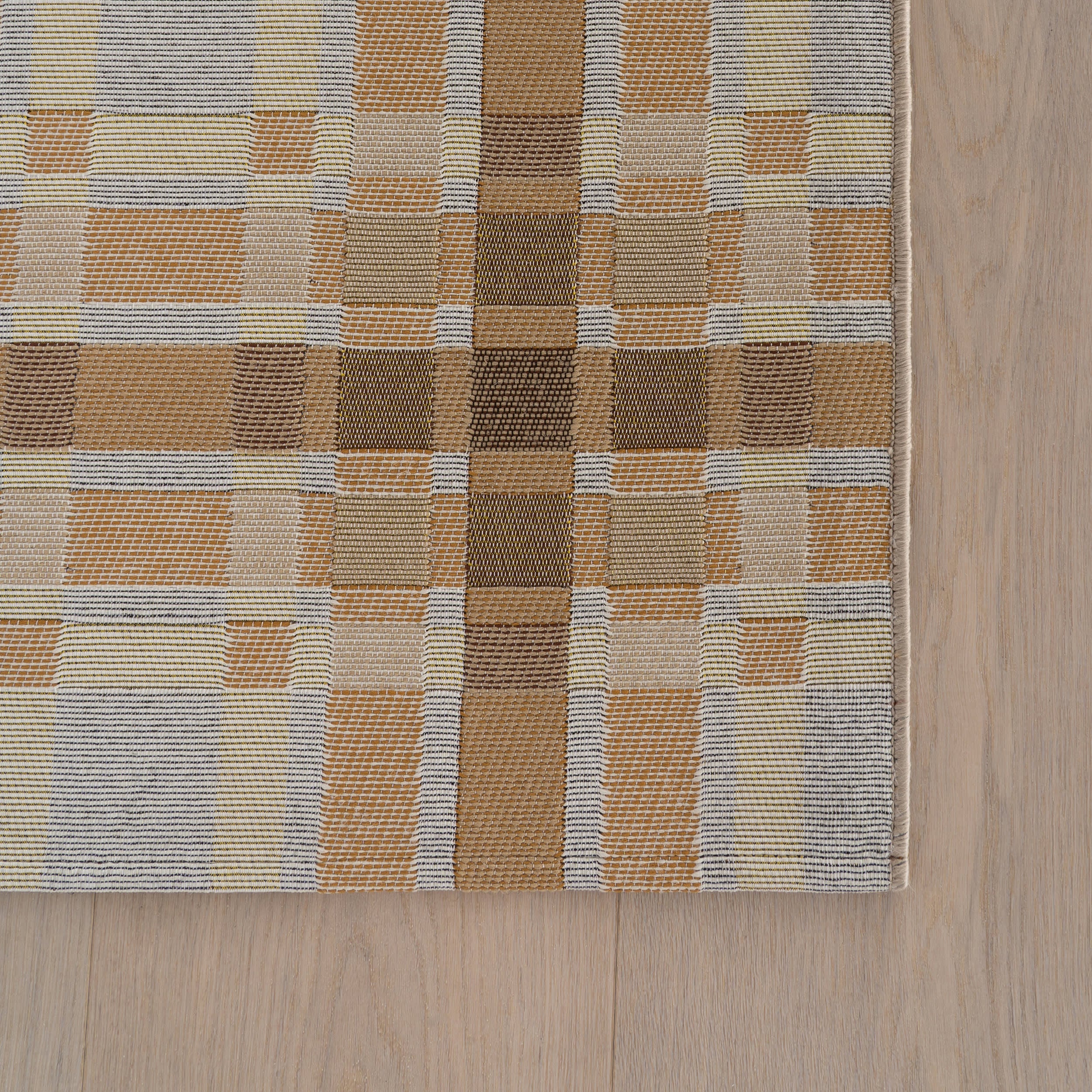 Mesael Modern Plaid Indoor/Outdoor Rug | Tan