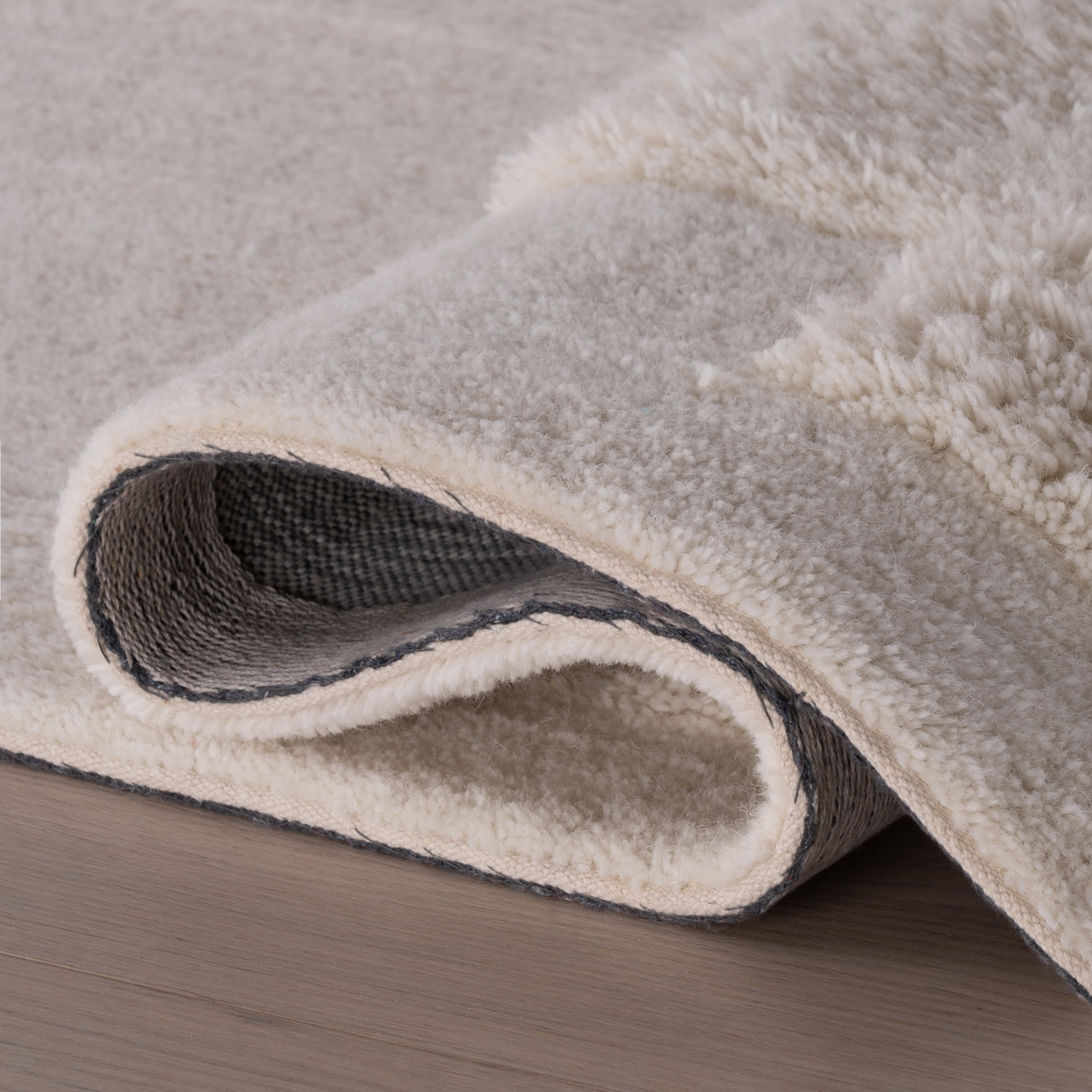 Sorvelle Modern Solid Wool Rug | Ivory