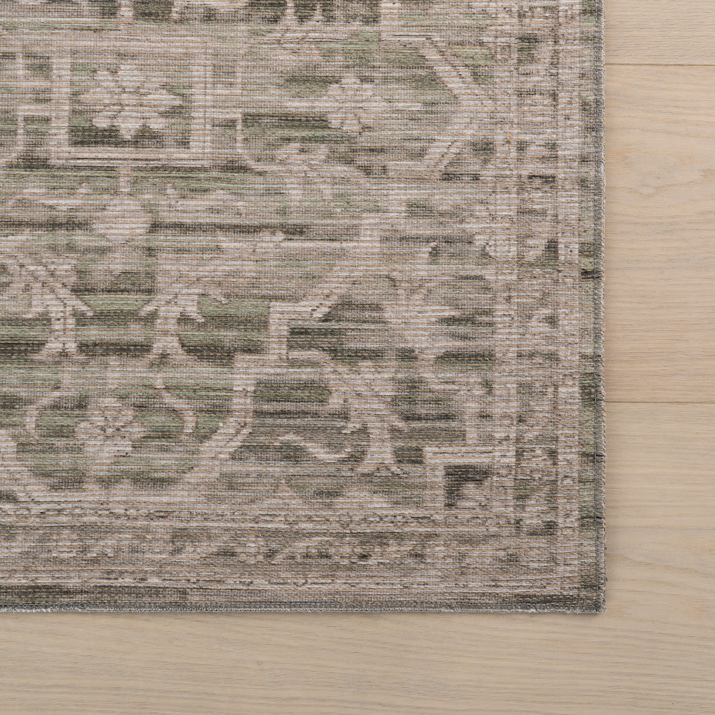 Nefre Traditional Diamond Rug | Green
