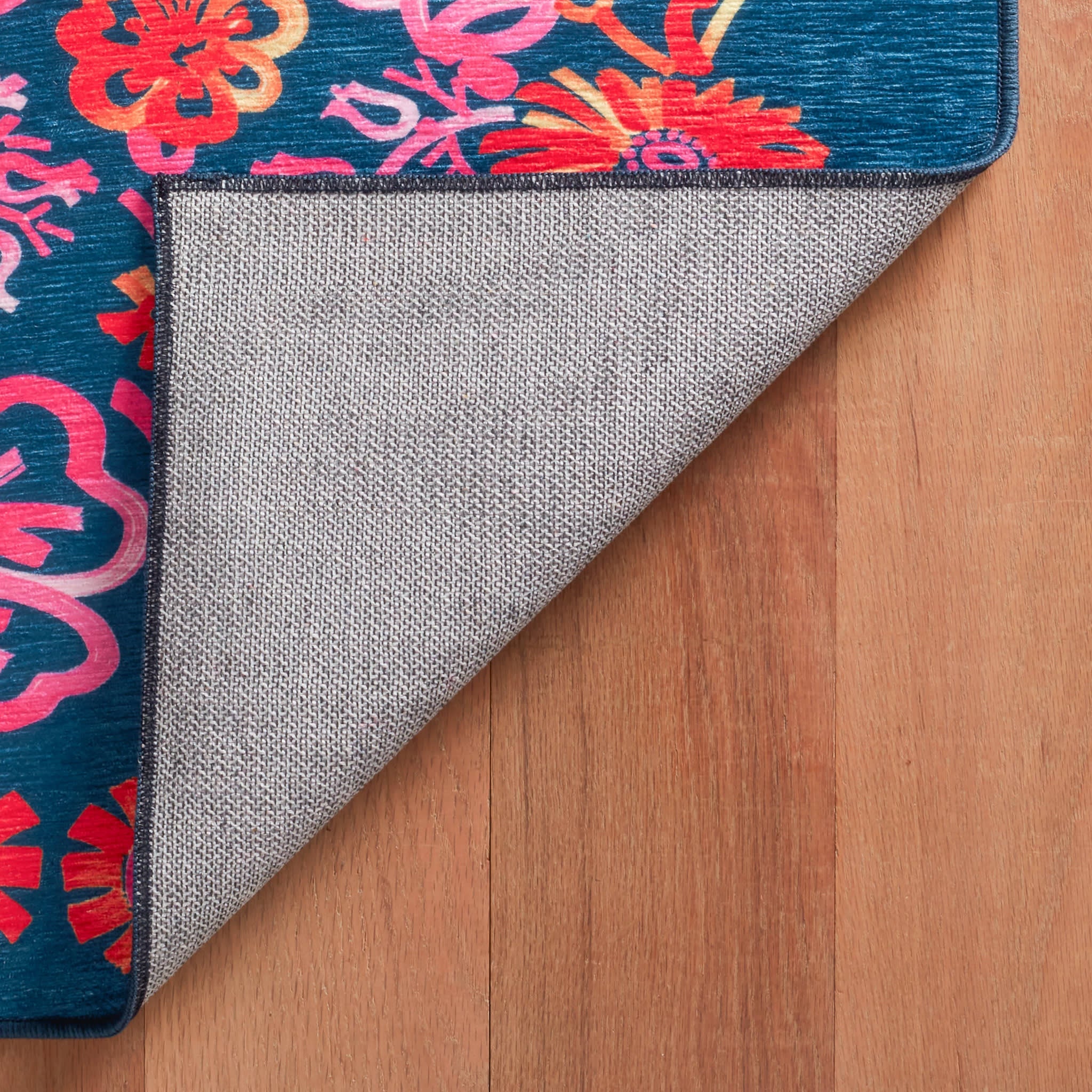 Graphic Gerbera Machine Washable Rug | Fuchsia