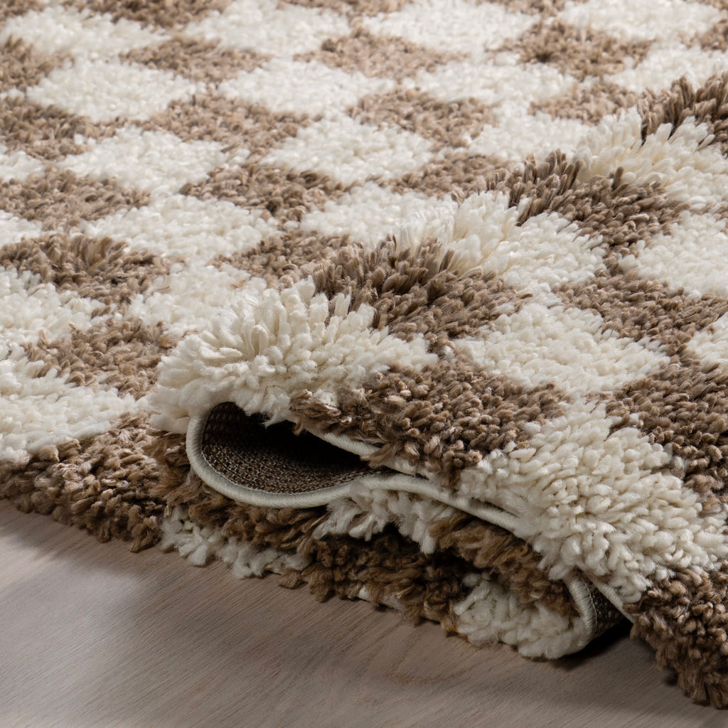 Bettie Retro Checkered Shag Rug | Beige