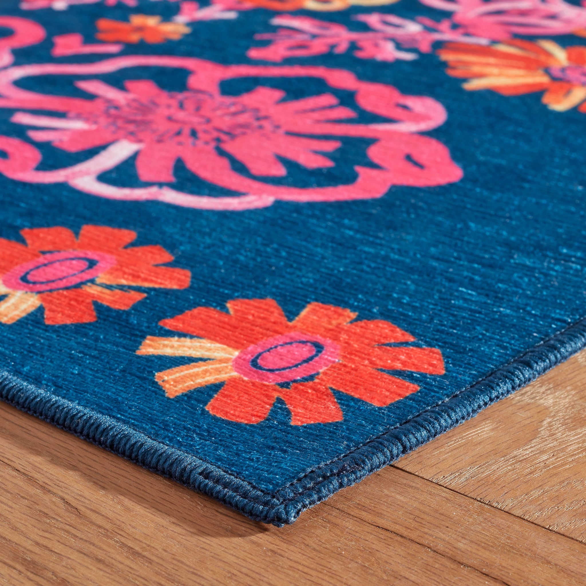 Graphic Gerbera Machine Washable Rug | Fuchsia