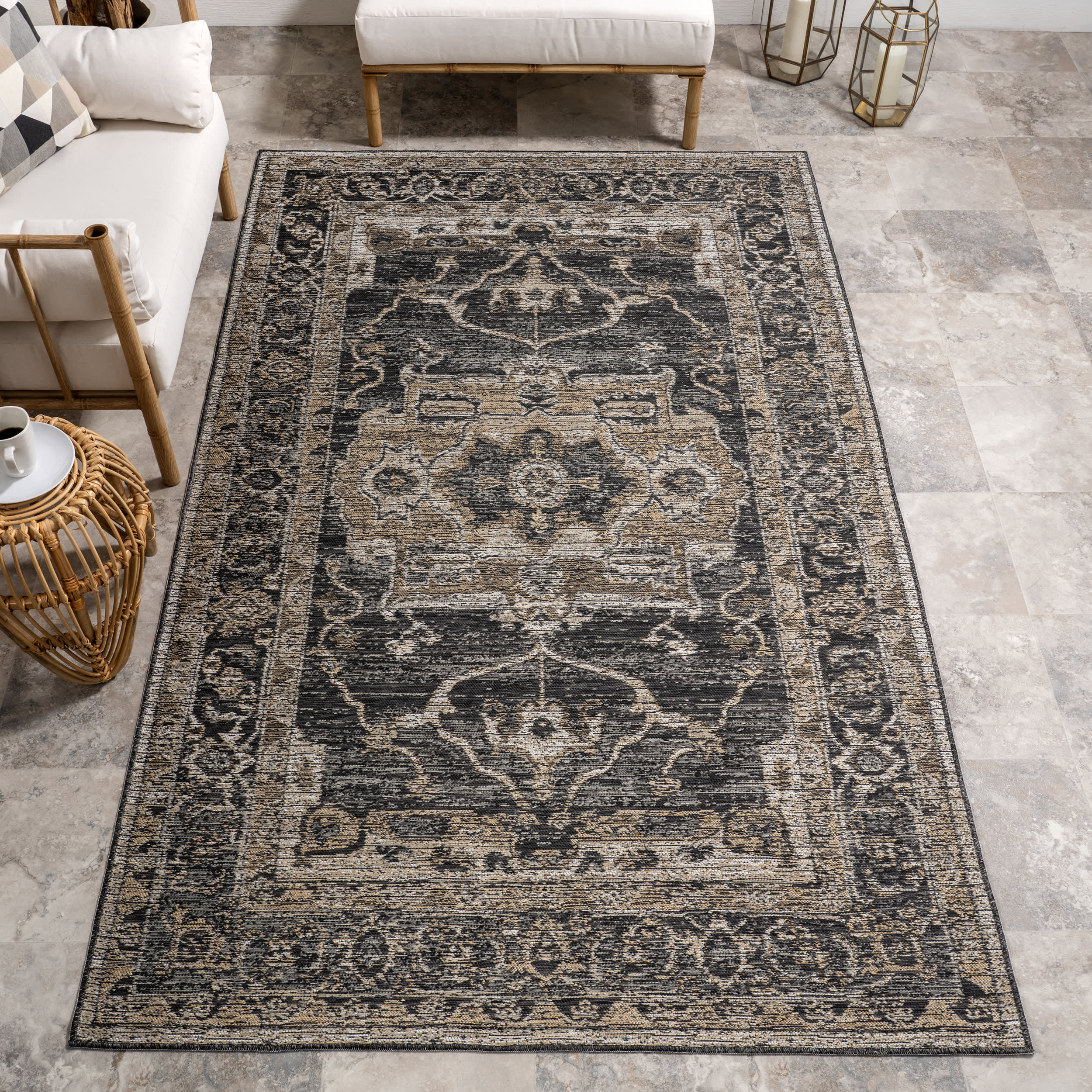 Alivia Medallion Reversible Indoor/Outdoor Rug | Cream & Charcoal