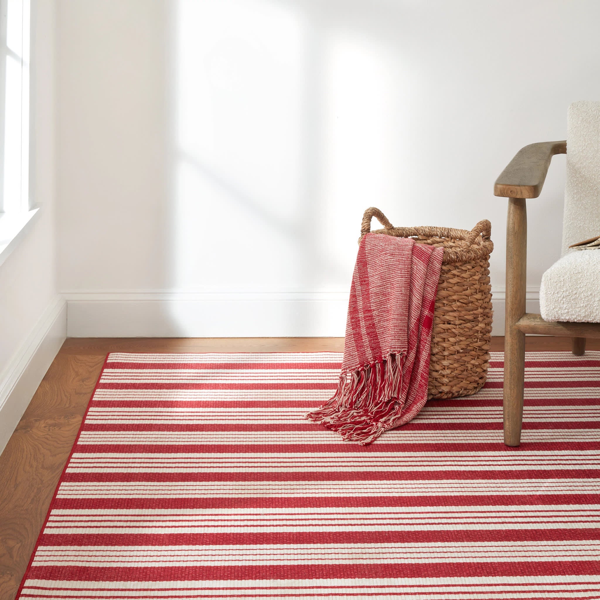 Abby Ticking Machine Washable Rug | Red Image principale du produit