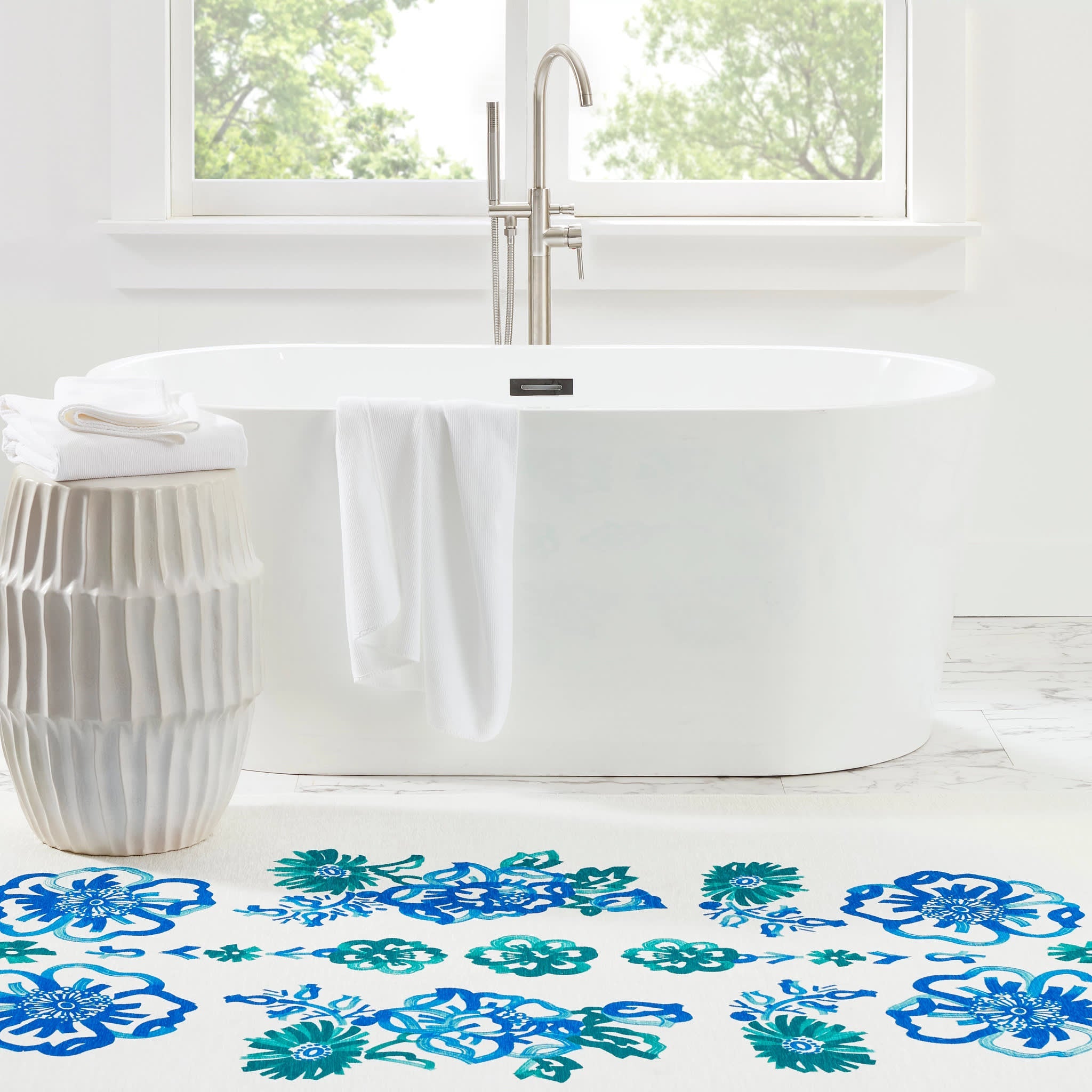 Graphic Gerbera Machine Washable Rug | Teal