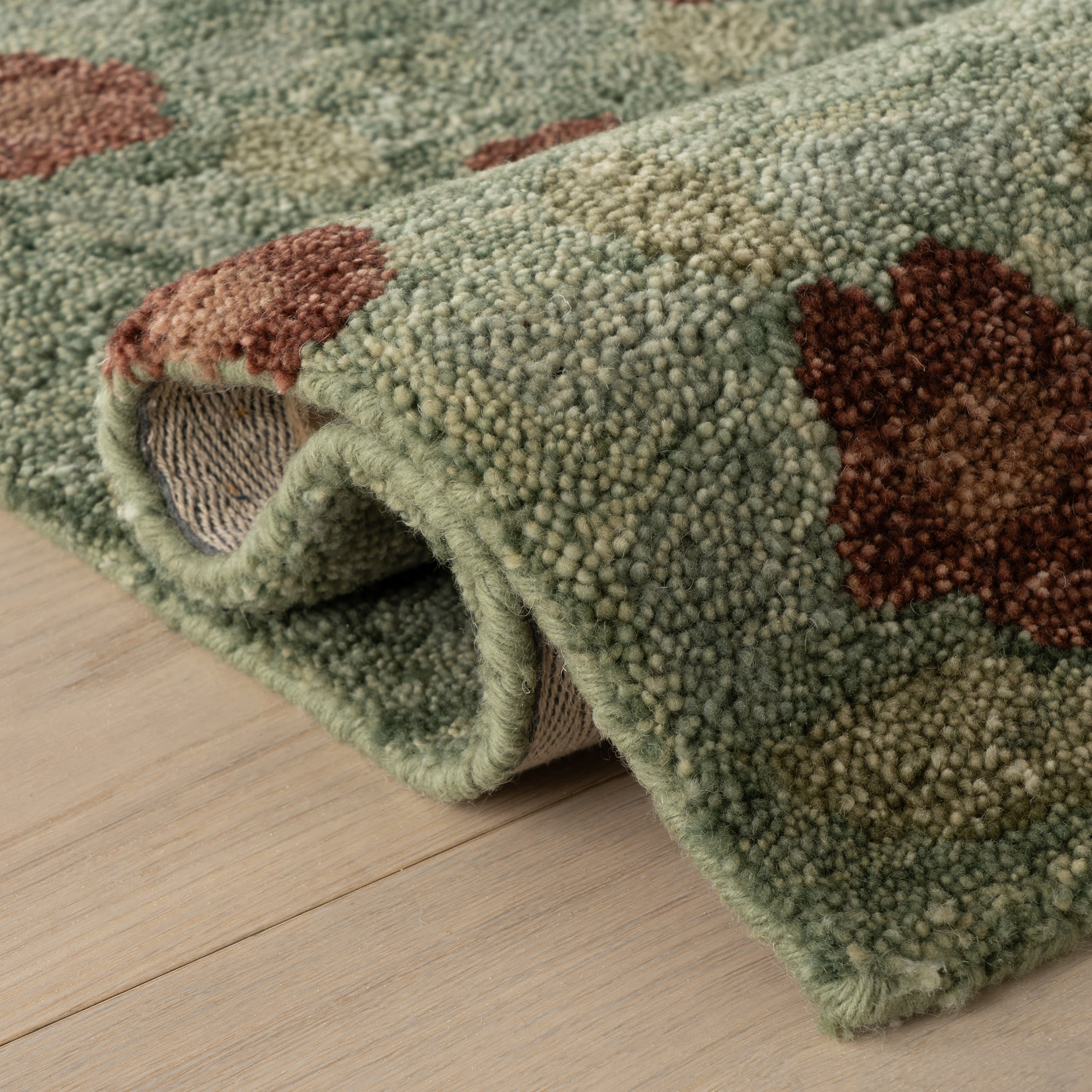 Genevive Modern Floral Wool Rug | Green