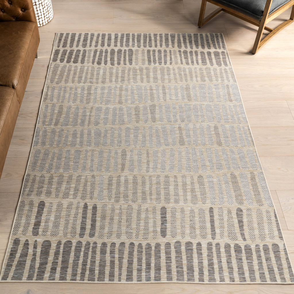 Averie Geometric Indoor/Outdoor Rug | Light Grey