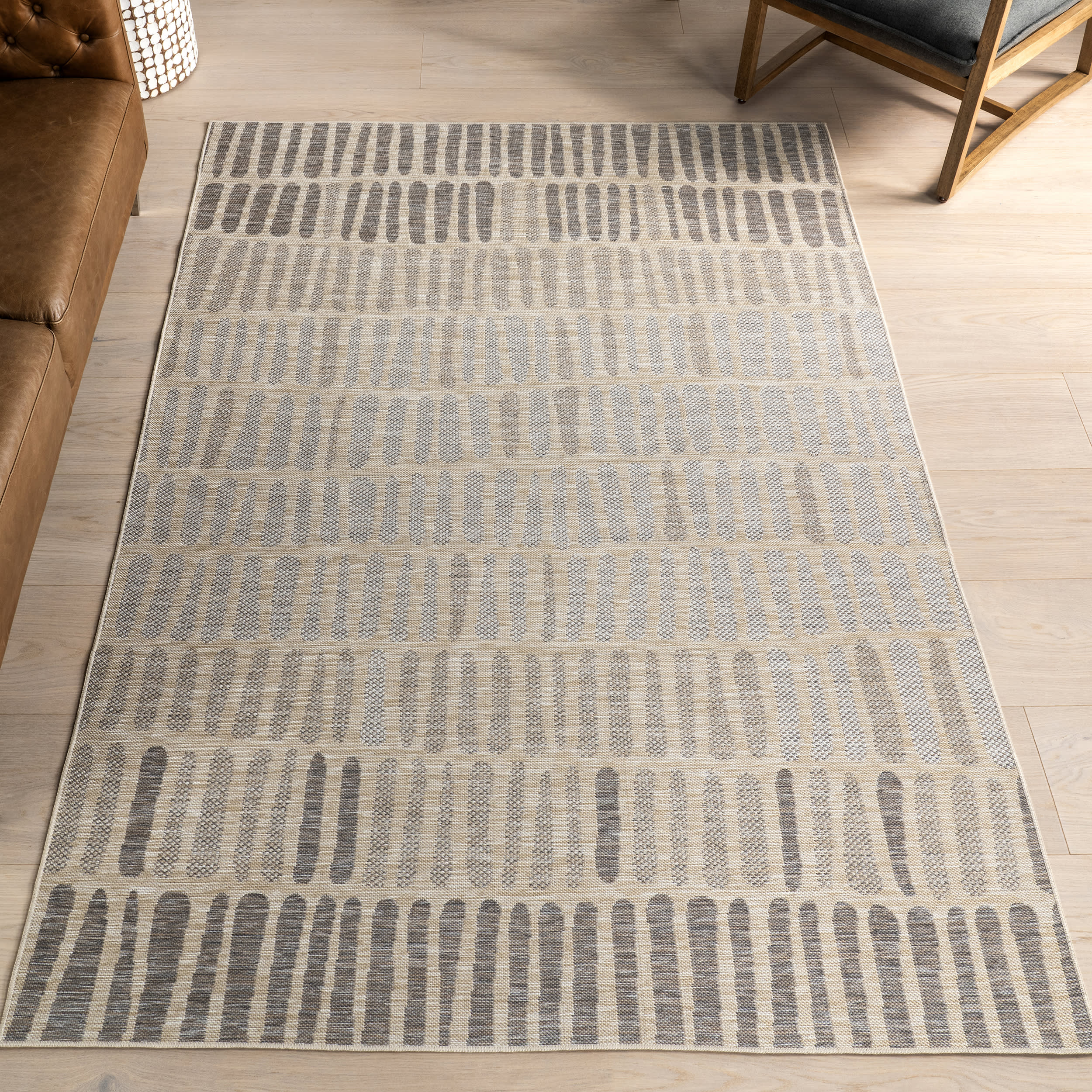 Averie Geometric Indoor/Outdoor Rug | Light Grey