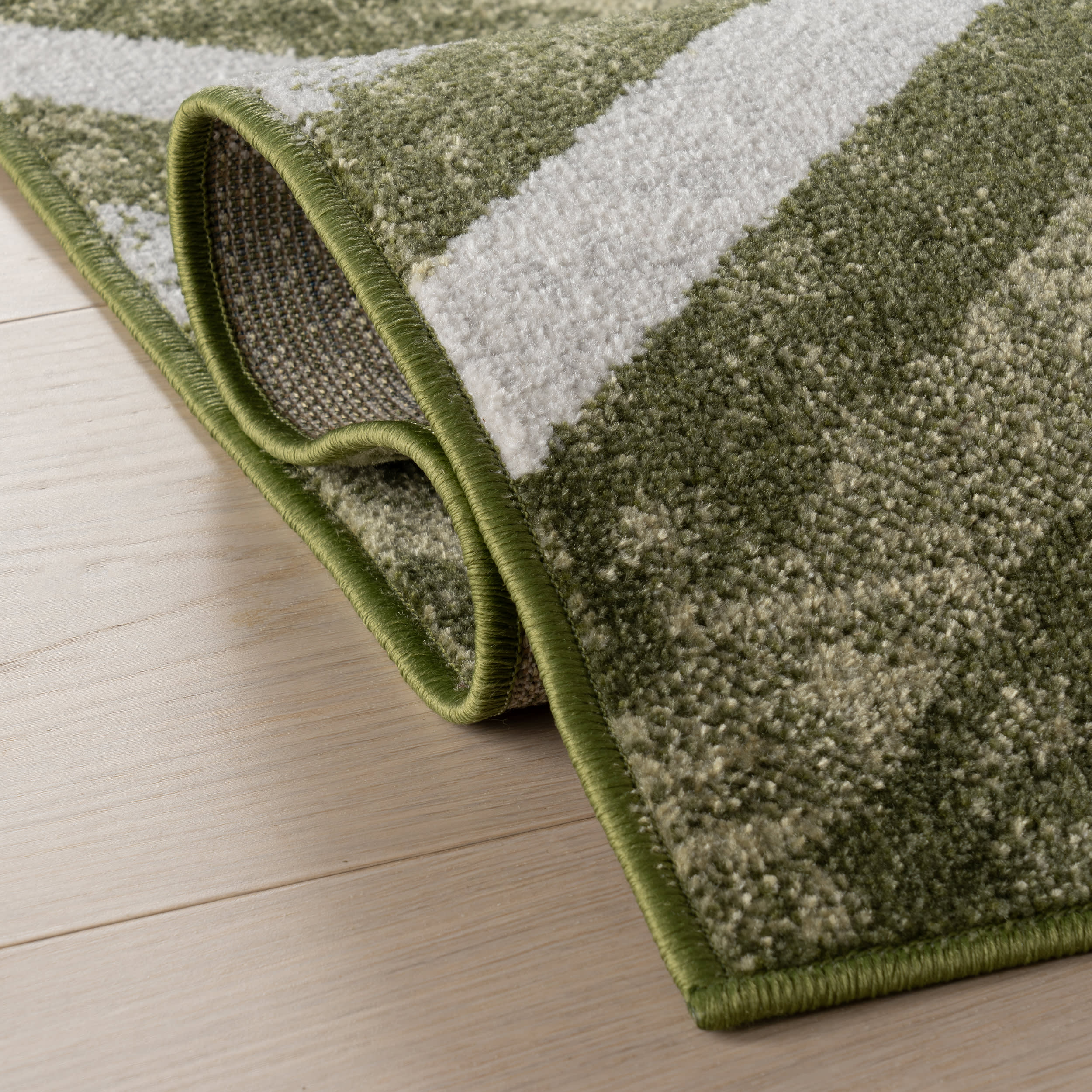 Reeba Washable Distressed Rug | Green