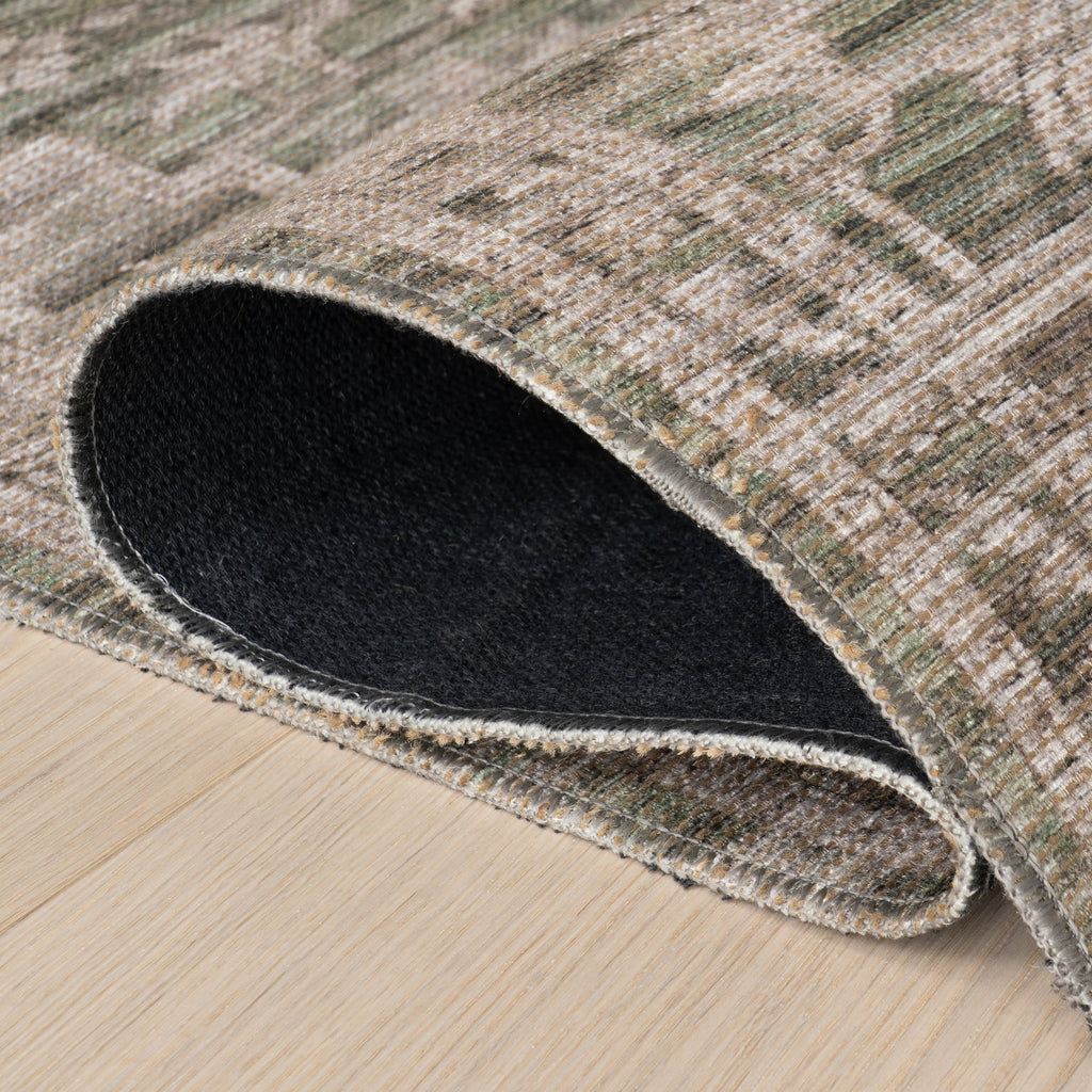 Nefre Traditional Diamond Rug | Green
