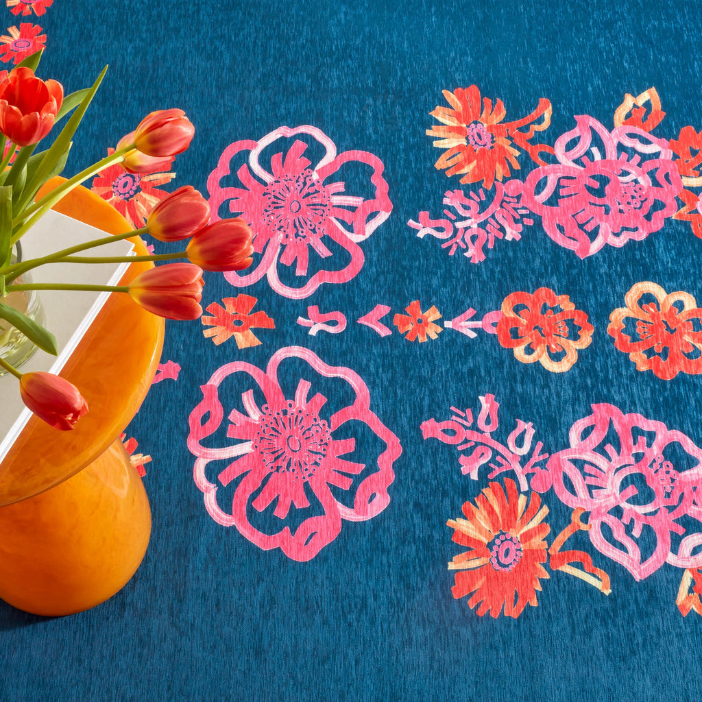Graphic Gerbera Machine Washable Rug | Fuchsia