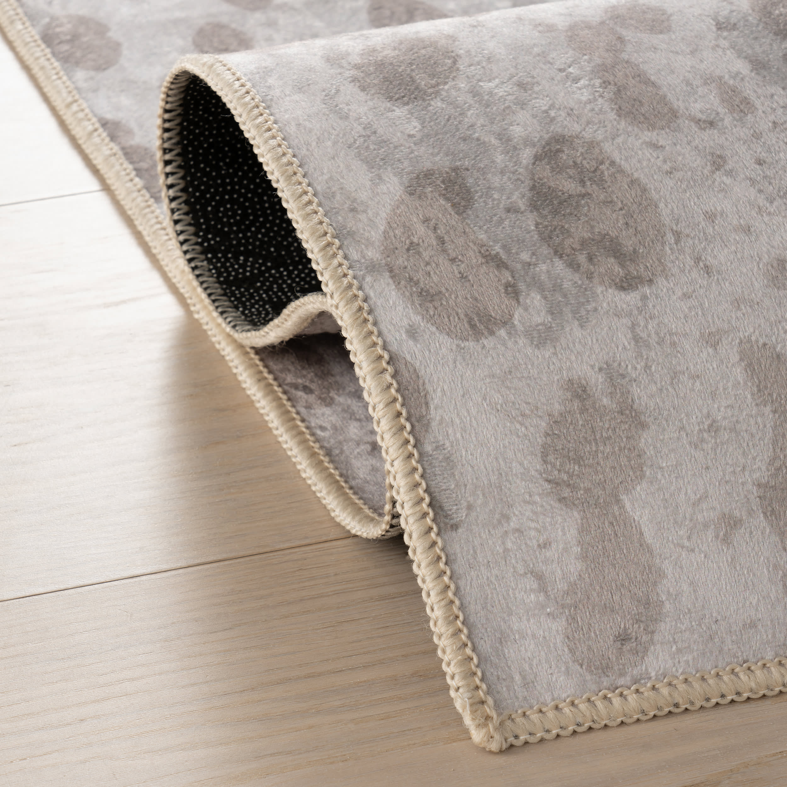 Aricela Modern Animal Print Washable Rug | Taupe