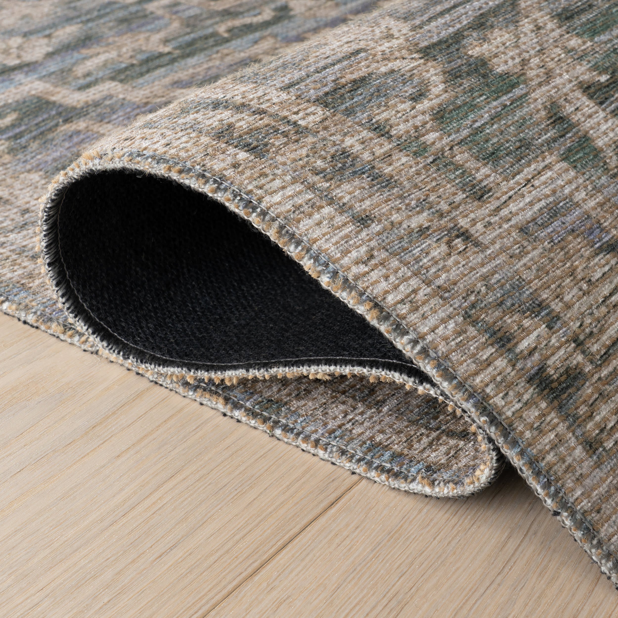 Nefre Traditional Diamond Rug | Blue