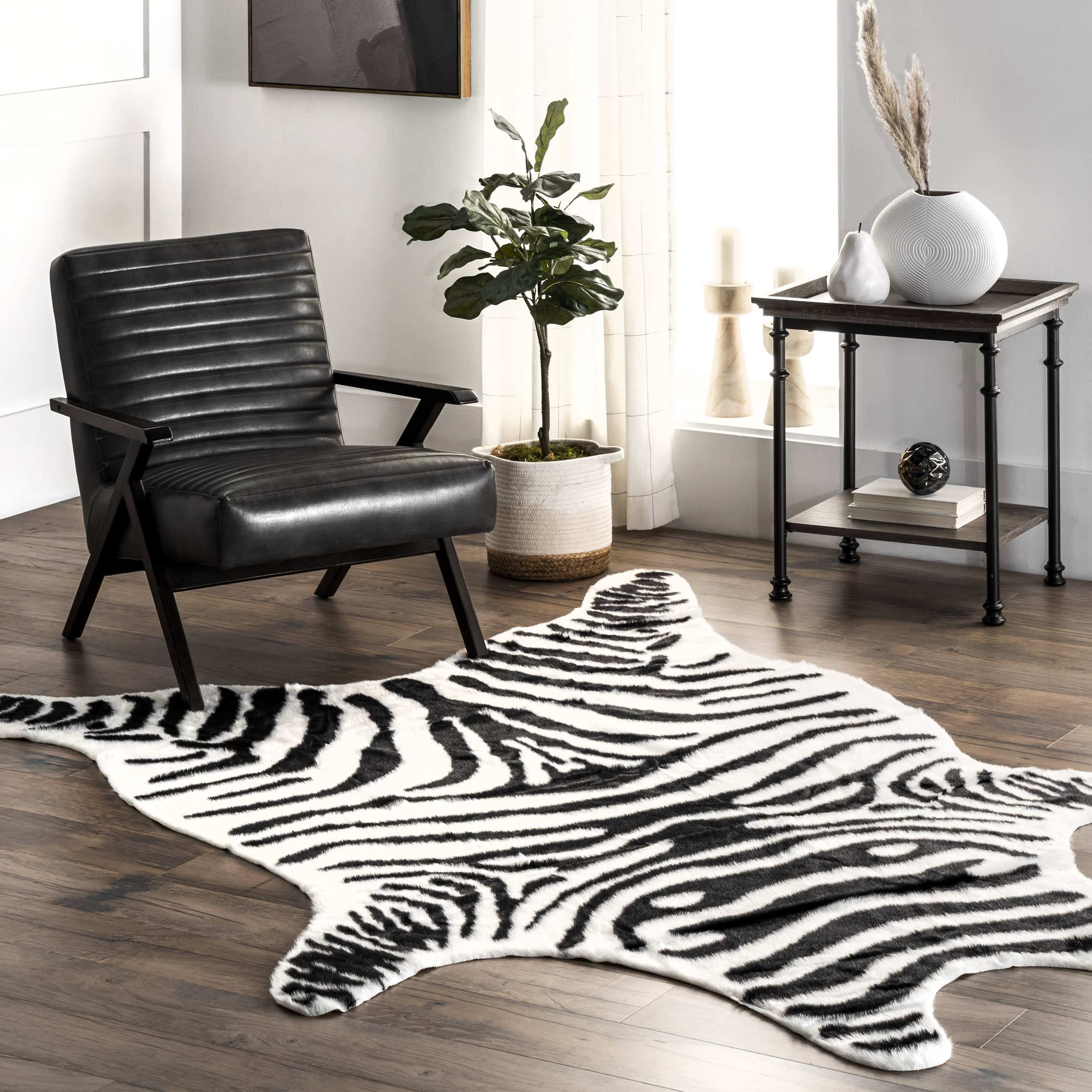 Clara Zebra Washable Rug | Black Secondary image