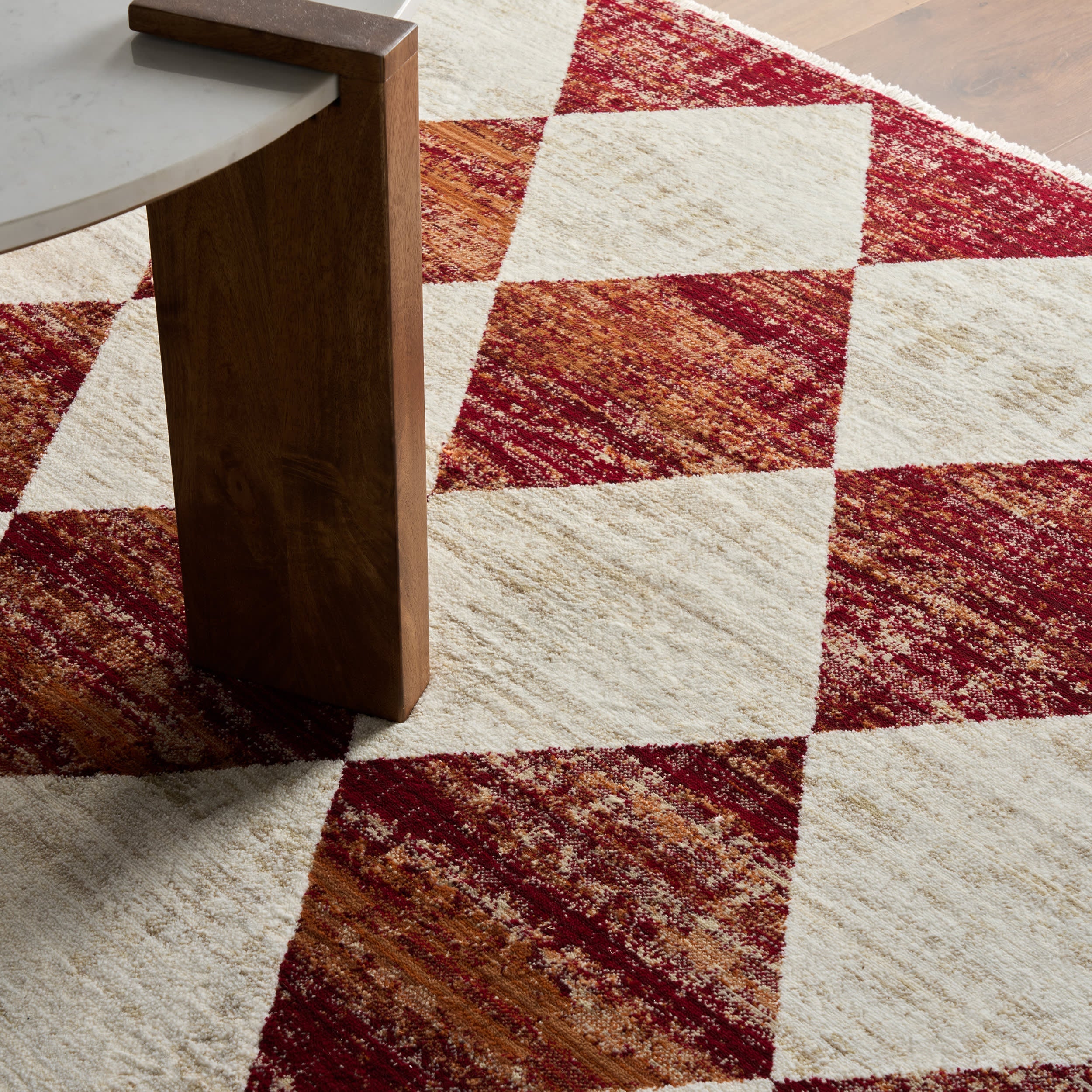 Vanni Checkered Fringed Rug | Red
