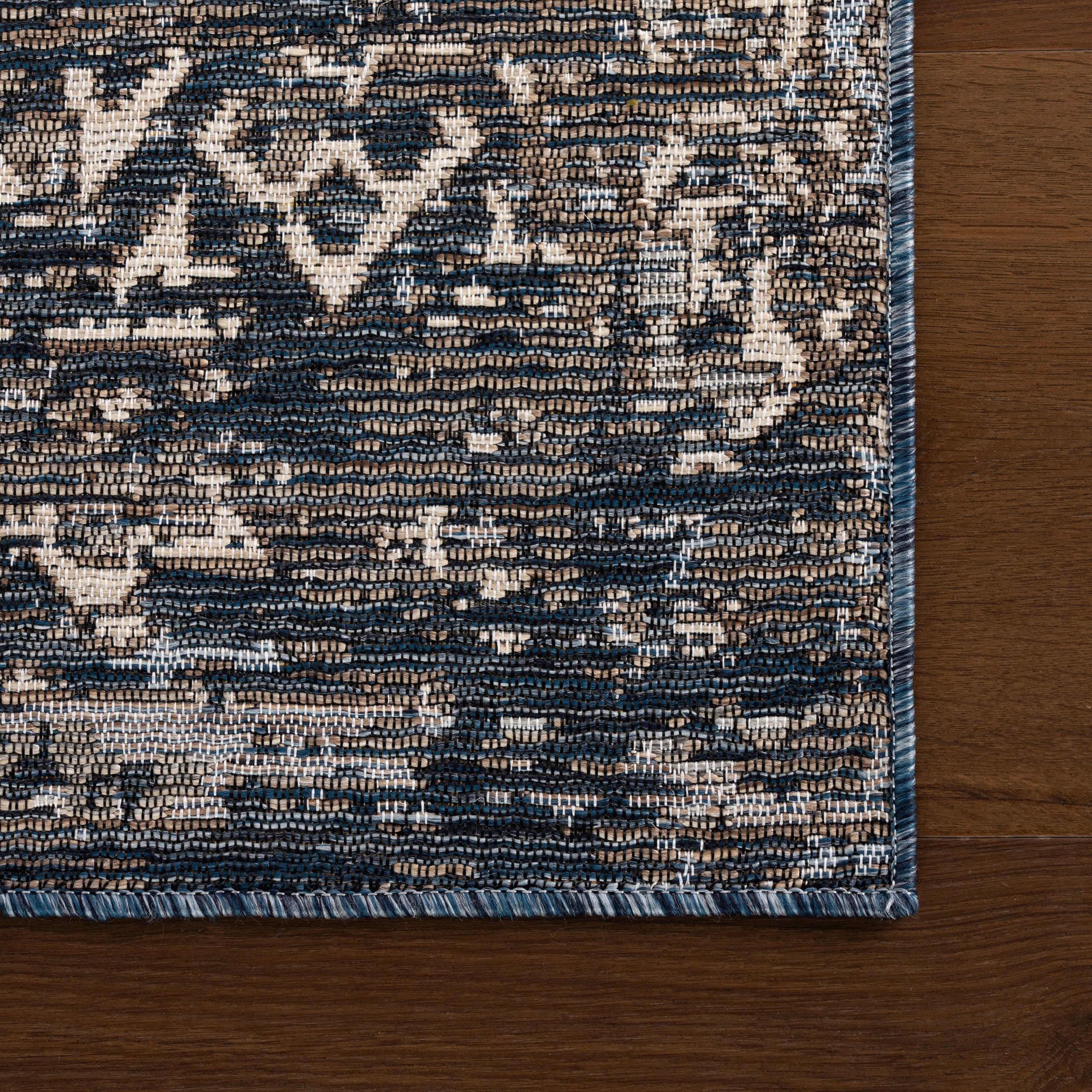 Solia Traditional Medallion Indoor/Outdoor Rug | Navy