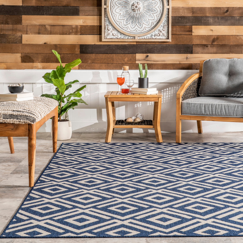 Winged Birdseye Lattice Indoor/Outdoor Rug | Navy