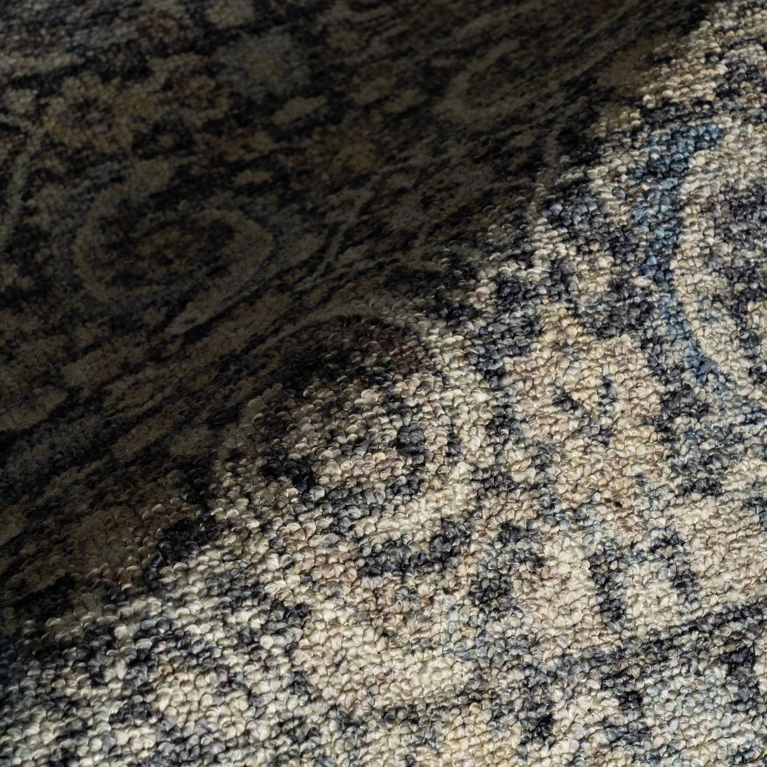 Calvaya Traditional Bordered Washable Rug | Blue