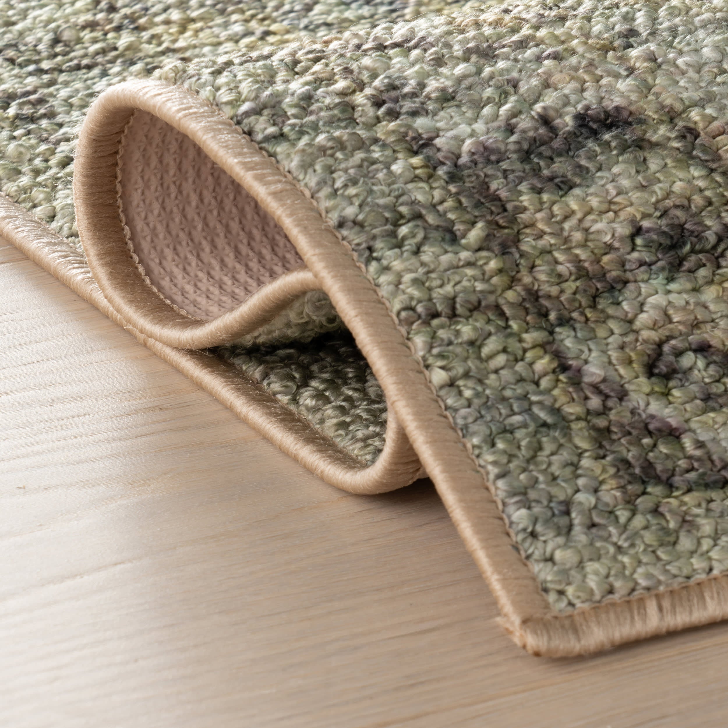 Veloura Traditional Bordered Washable Rug | Green