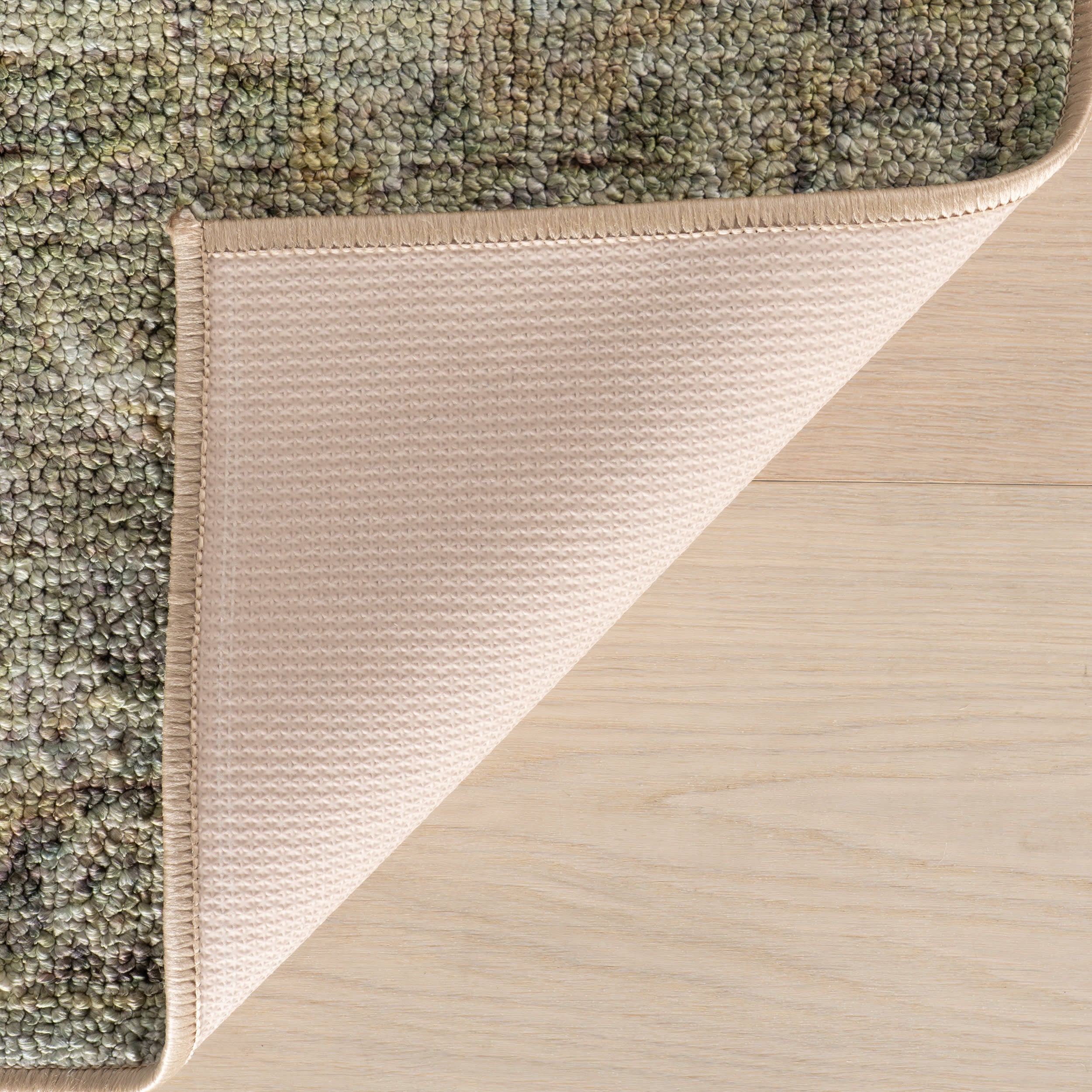 Veloura Traditional Bordered Washable Rug | Green