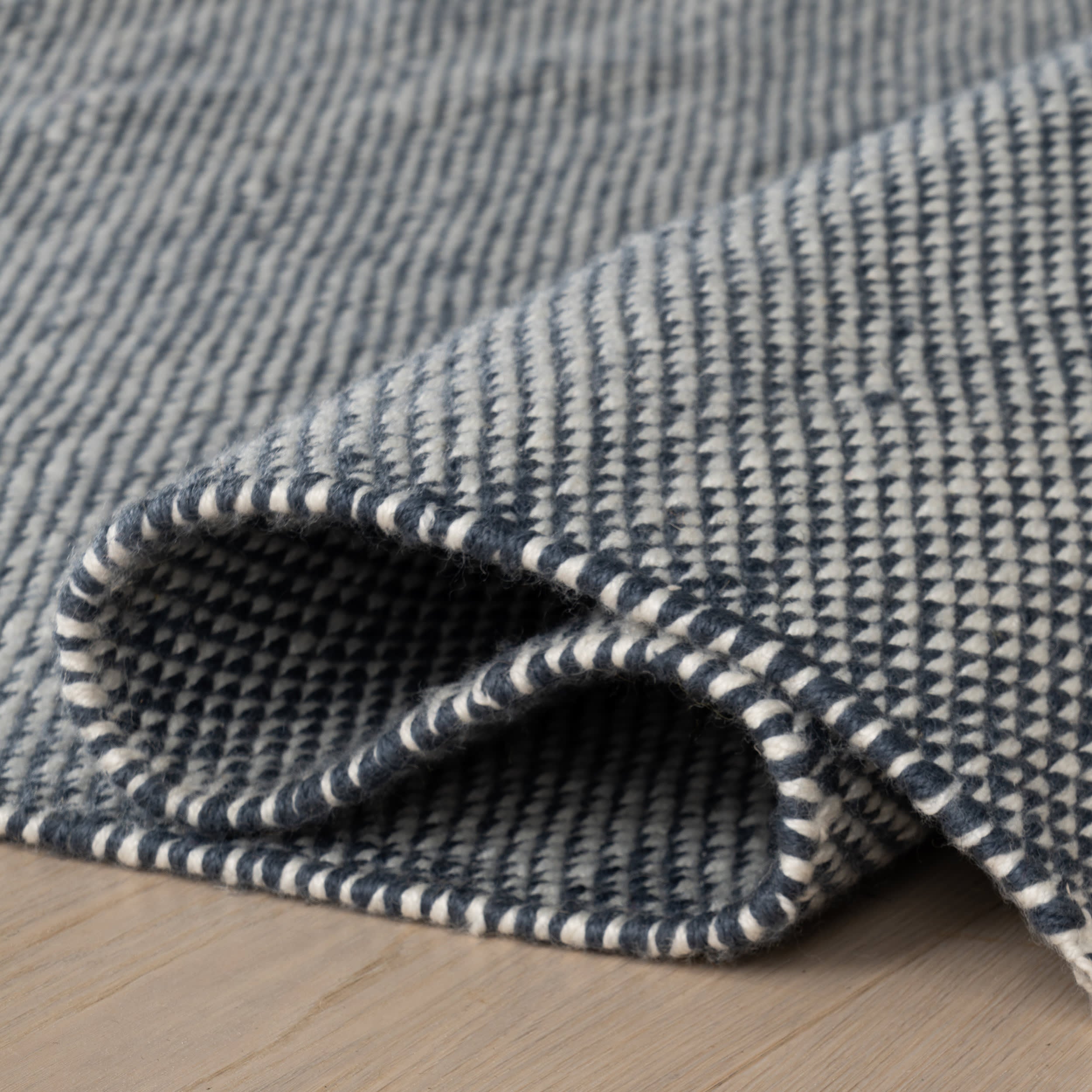 Pebble Handwoven Performance Rug | Blue
