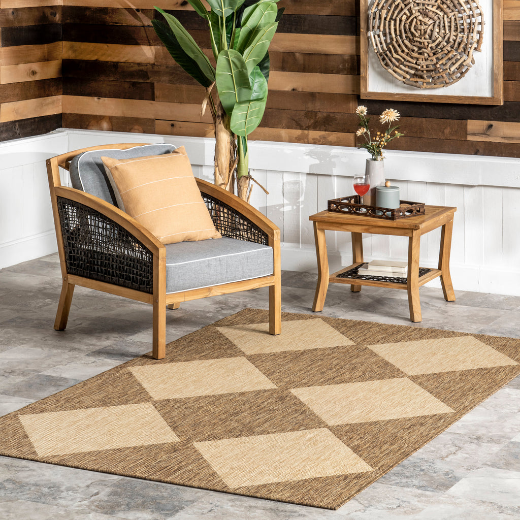 Meyari Indoor/Outdoor Checkered Rug | Brown