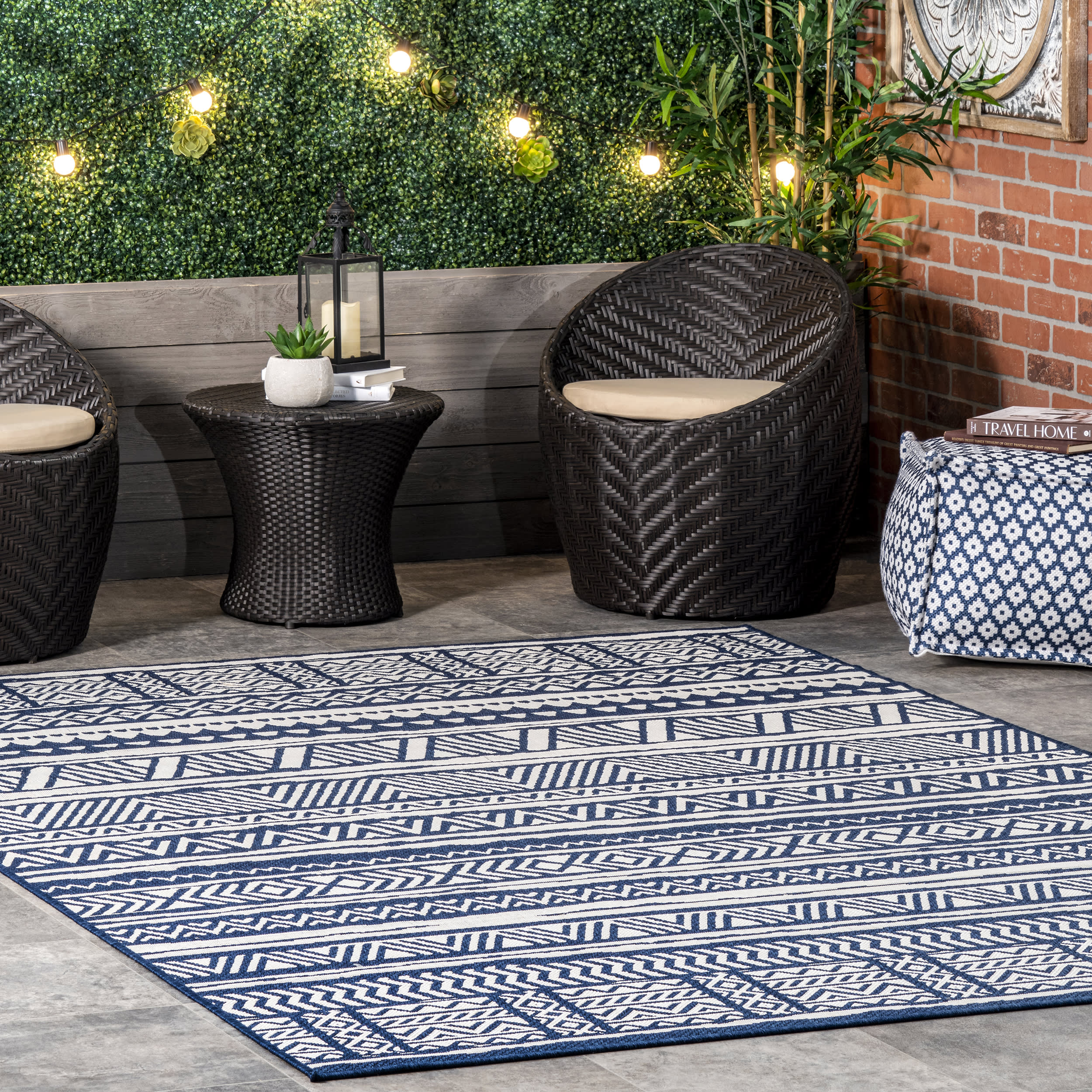 Striped Banded Indoor/Outdoor Rug | Navy Secondary image