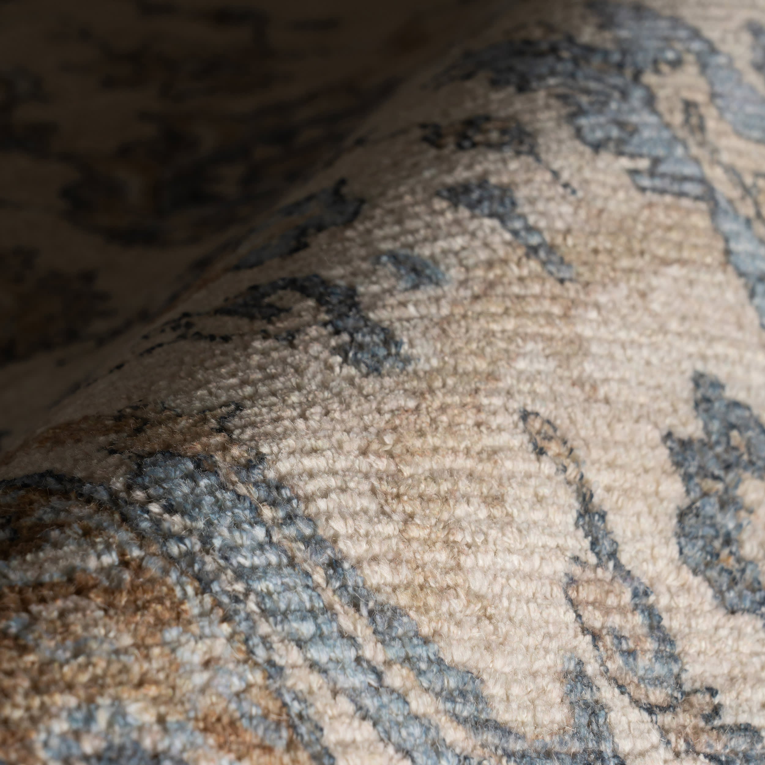 Tavi Hand Loomed Wool Rug | Ivory