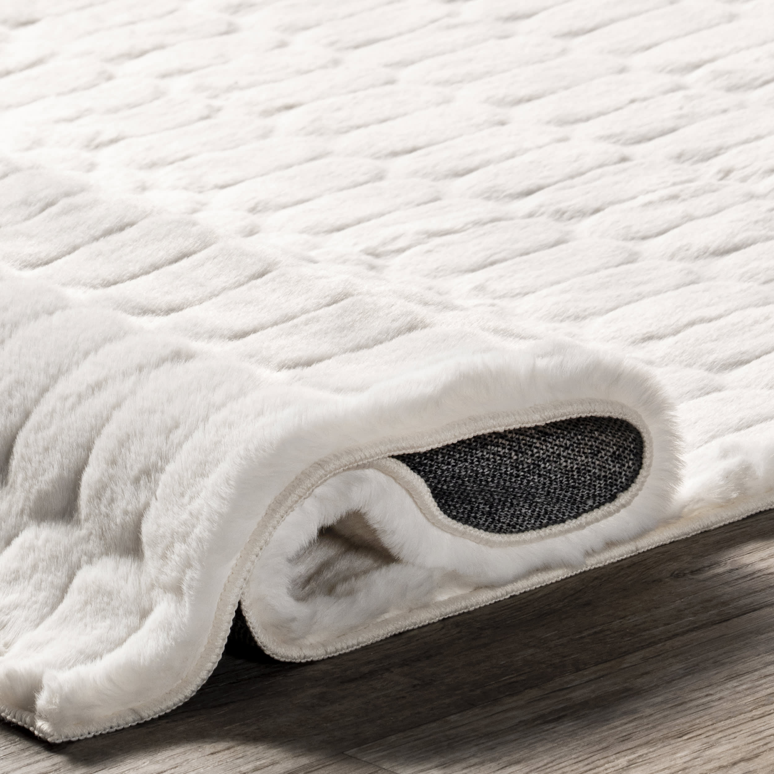Milazia Honeycomb Plush Cloud Washable Rug | White