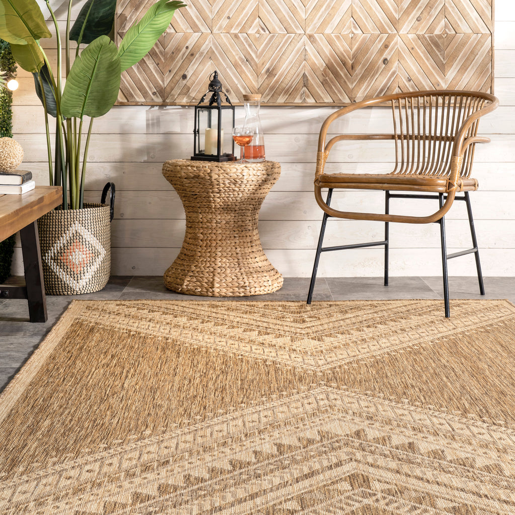 Aztec Prism Indoor/Outdoor Rug | Brown