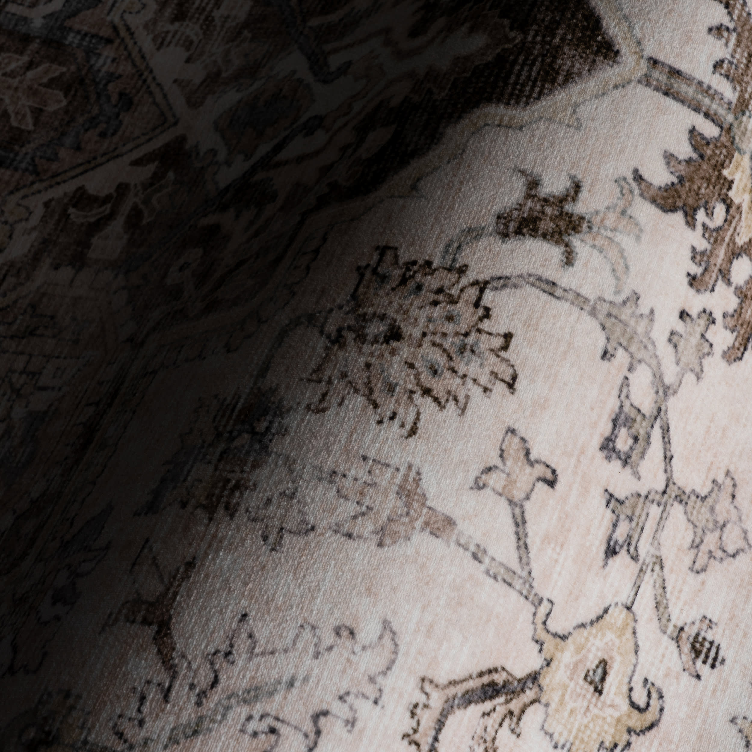 Vanisa Traditional Washable Rug | Beige