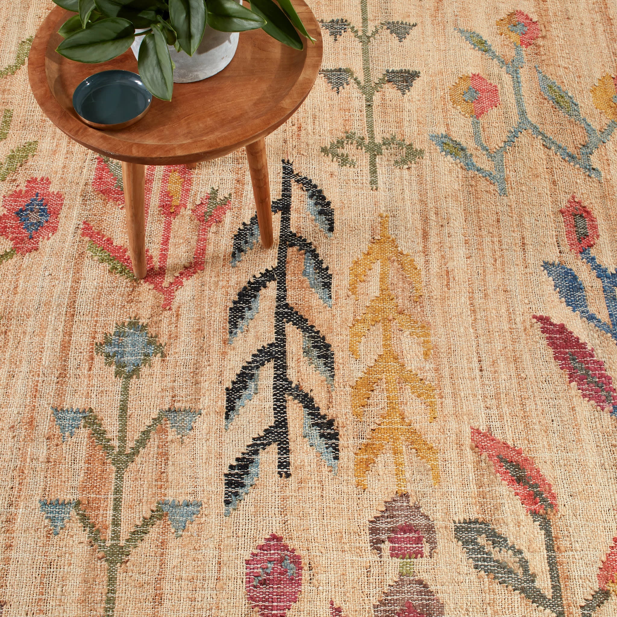Folk Floral Kilim Handwoven Jute Rug | Natural Image secondaire du produit