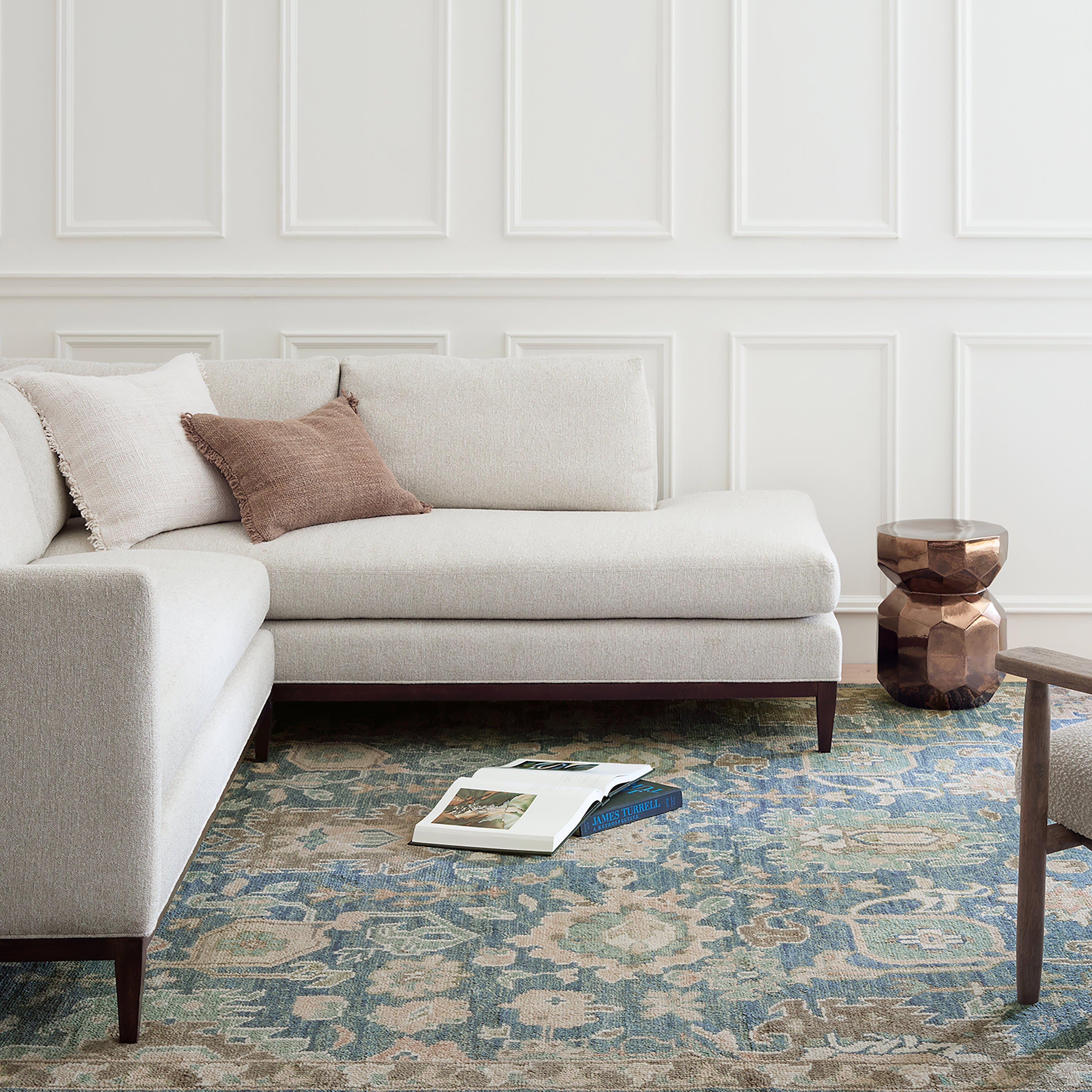 Camille Hand Knotted Wool Rug | Navy Image principale du produit